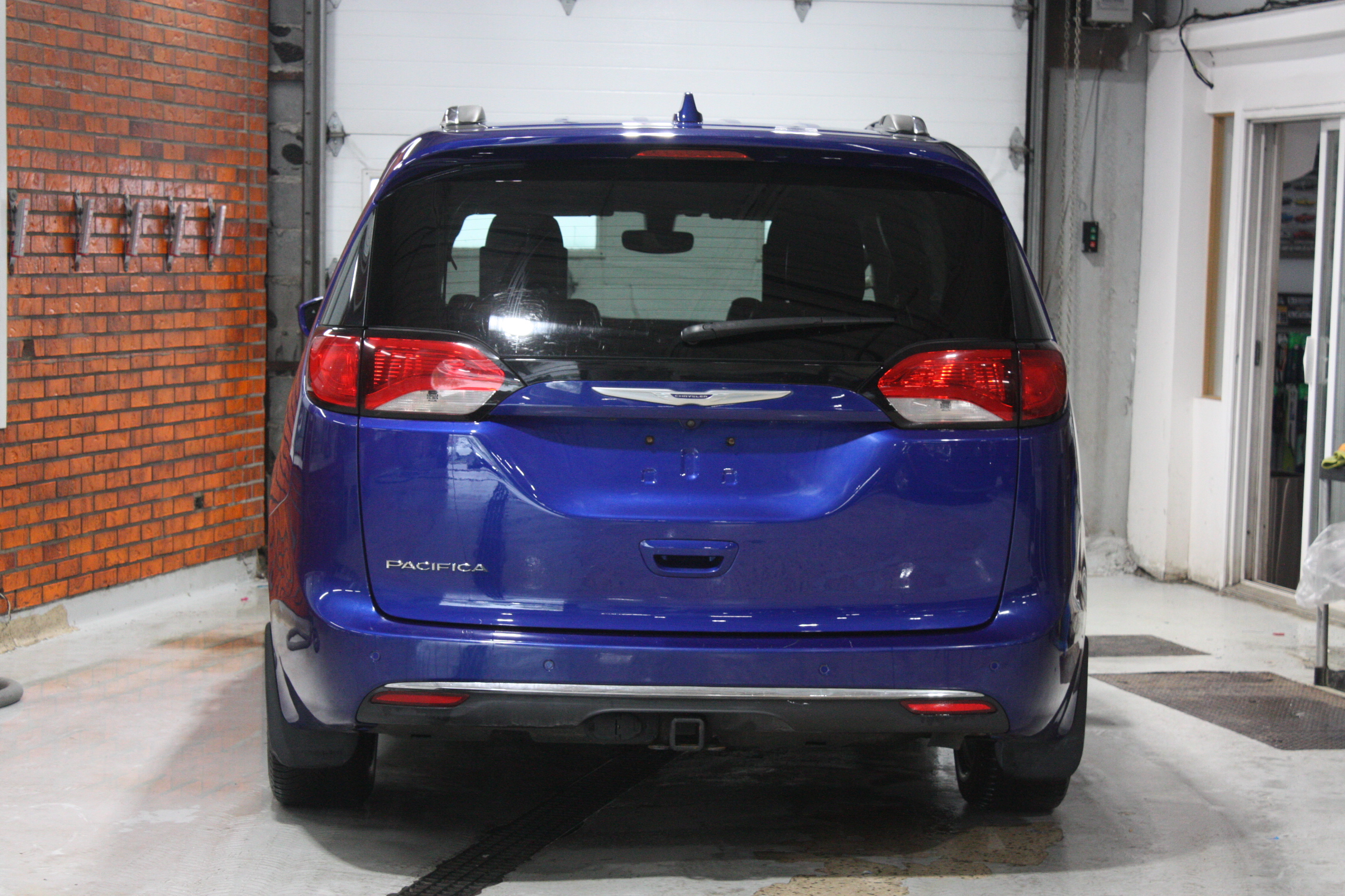 2020 CHRYSLER PACIFICA TOURING-L