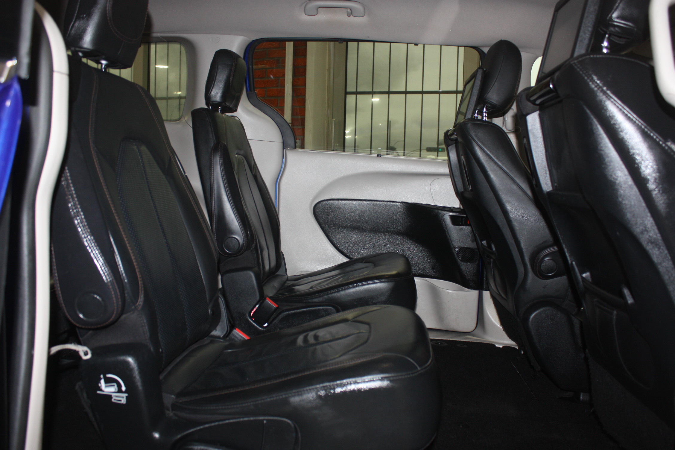 2020 CHRYSLER PACIFICA TOURING-L