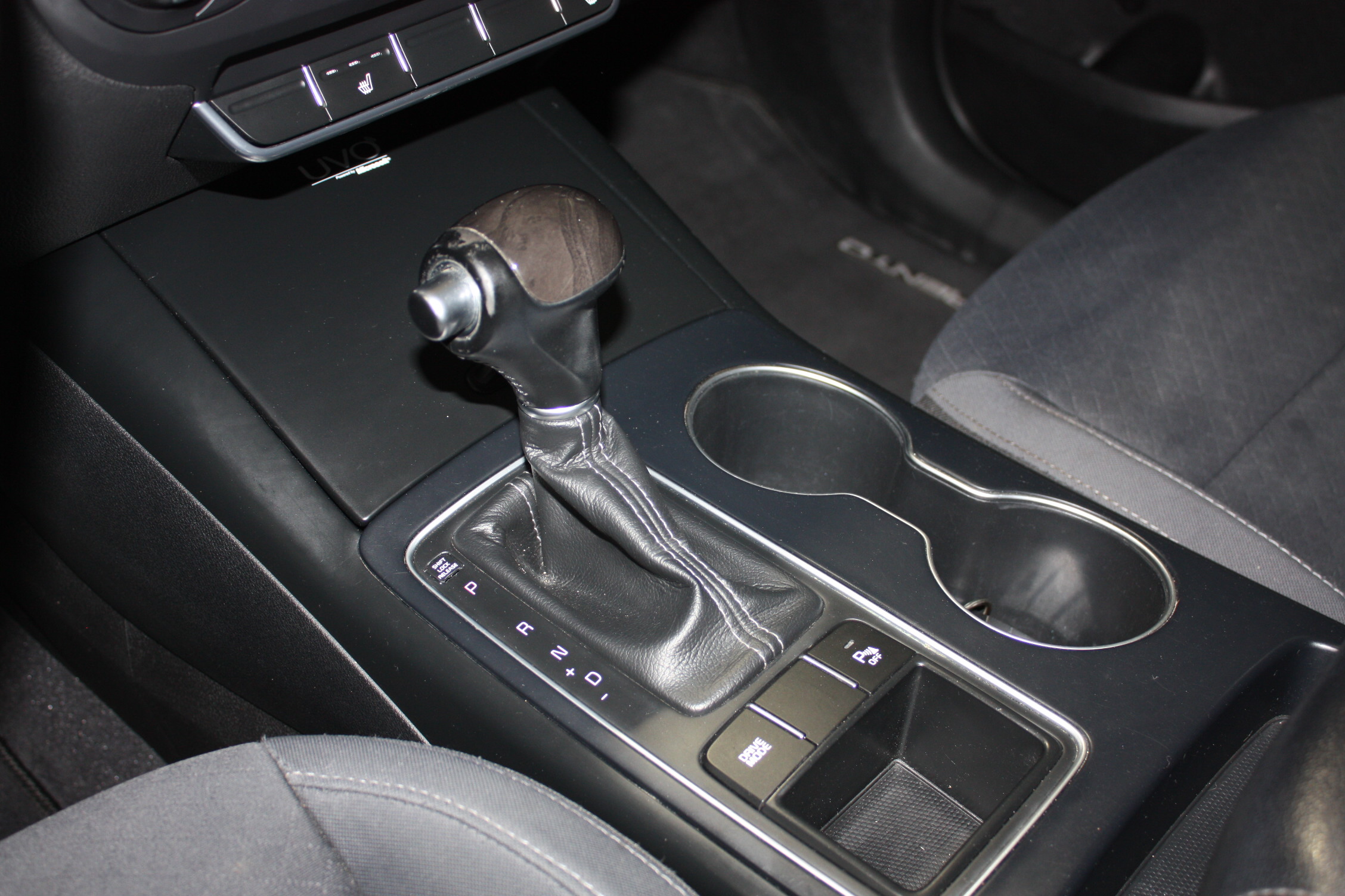 2016 KIA SORENTO LX+ FWD