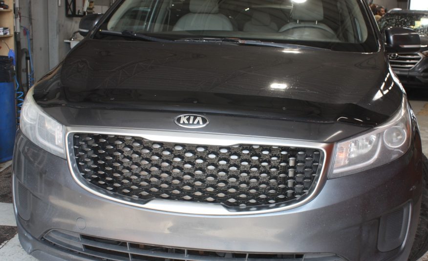 2016 KIA SEDONA LX