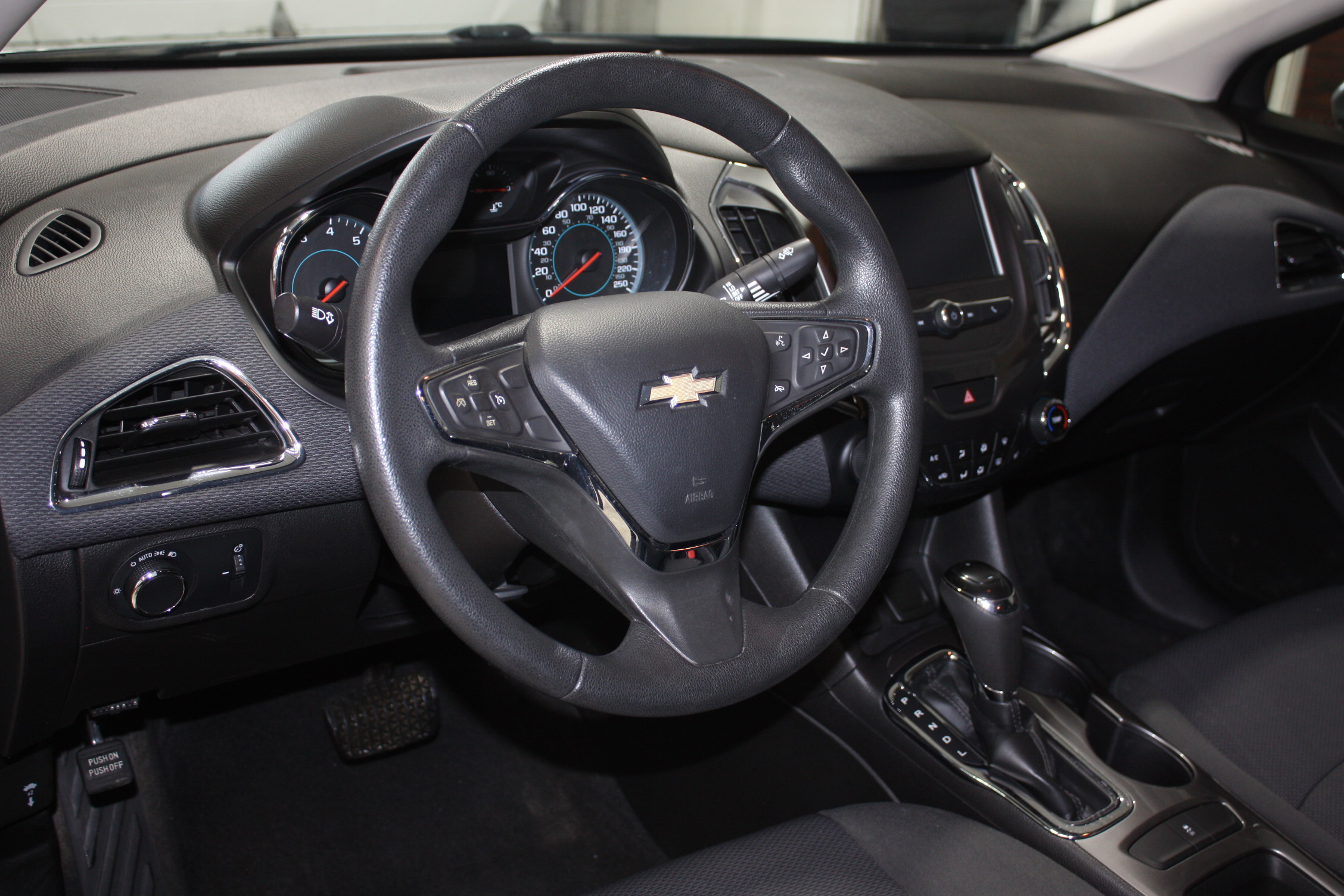 2018 CHEVROLET CRUZE LT