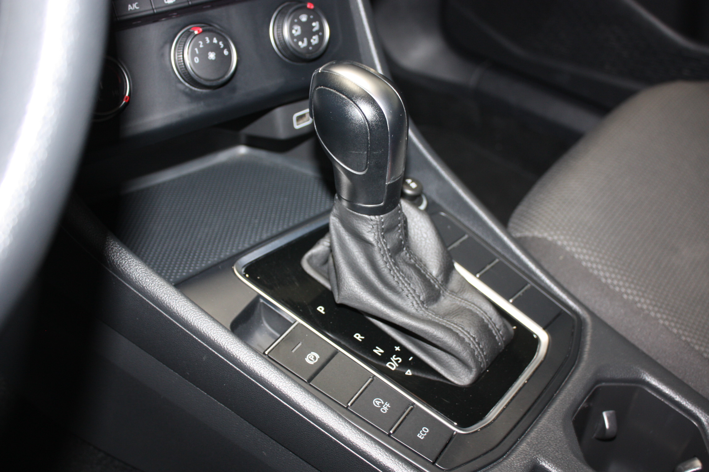 2019 VOLKSWAGEN JETTA COMFORTLINE