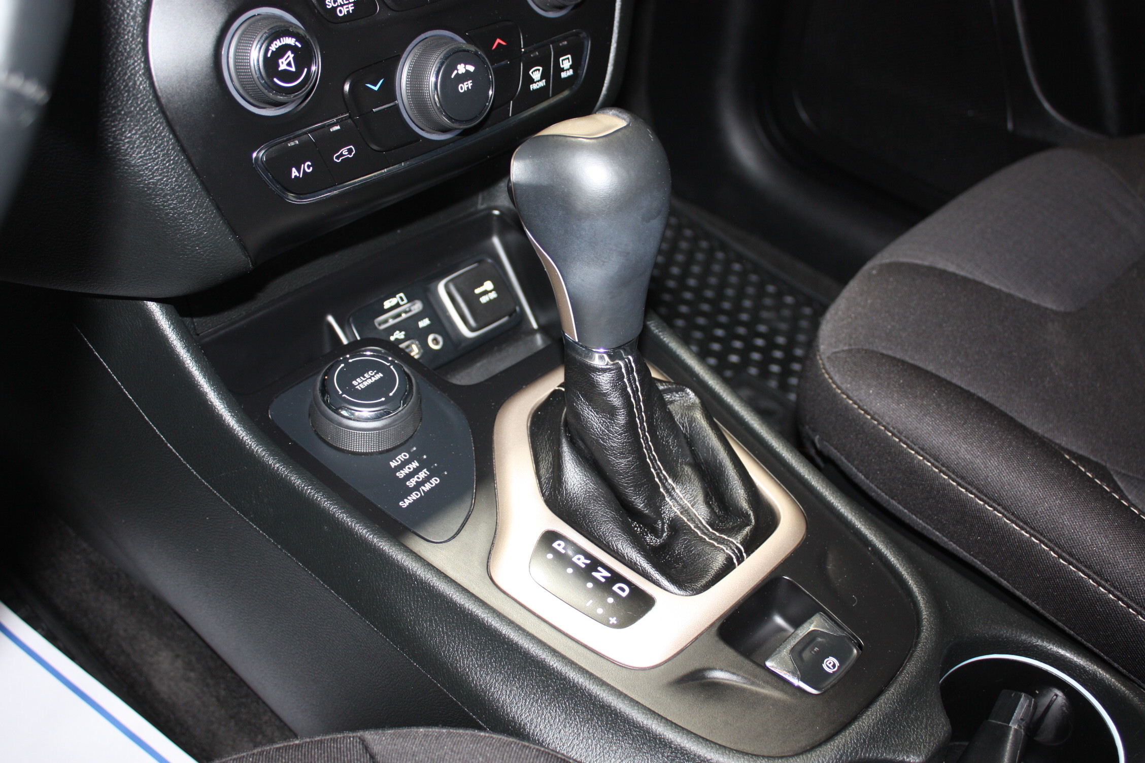 2015 JEEP CHEROKEE NORTH 4X4