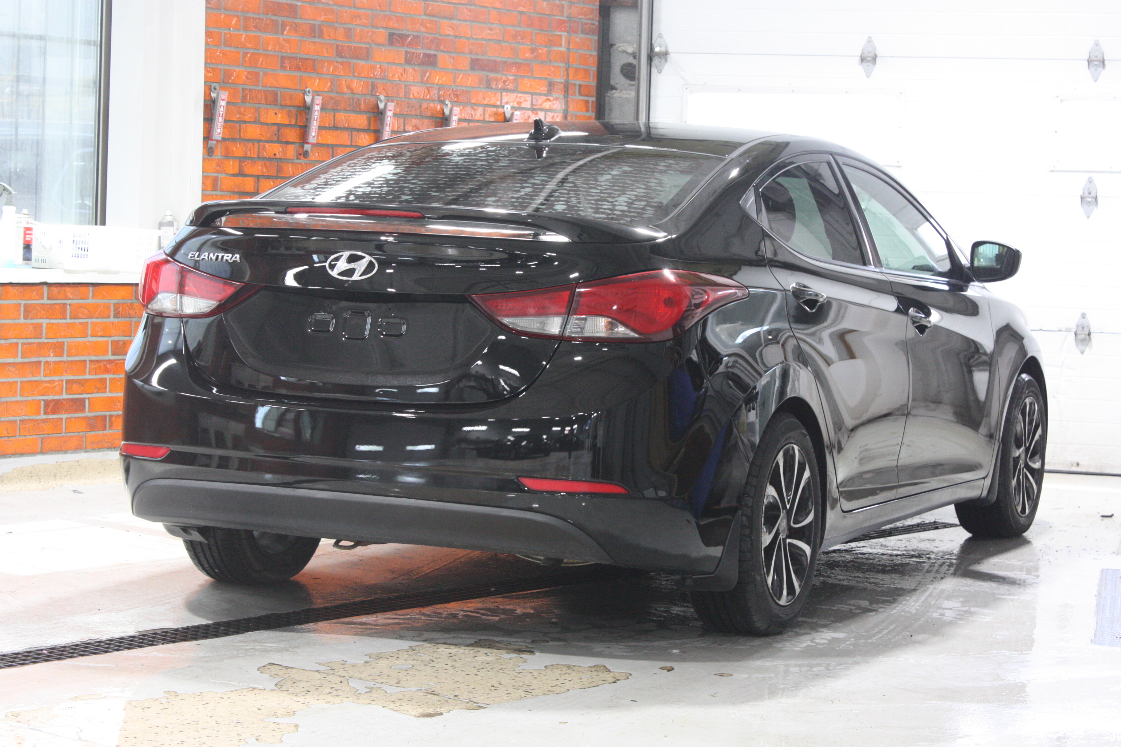 2016 HYUNDAI ELANTRA GL