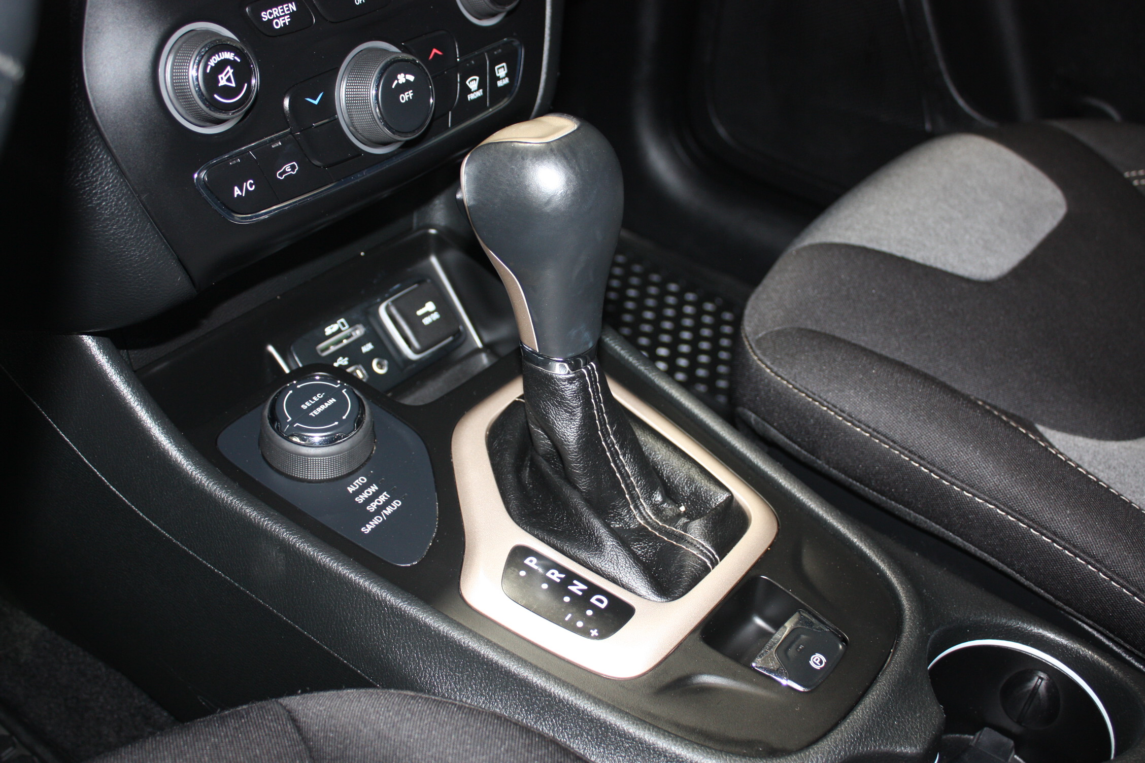 2014 JEEP CHEROKEE NORTH 4X4