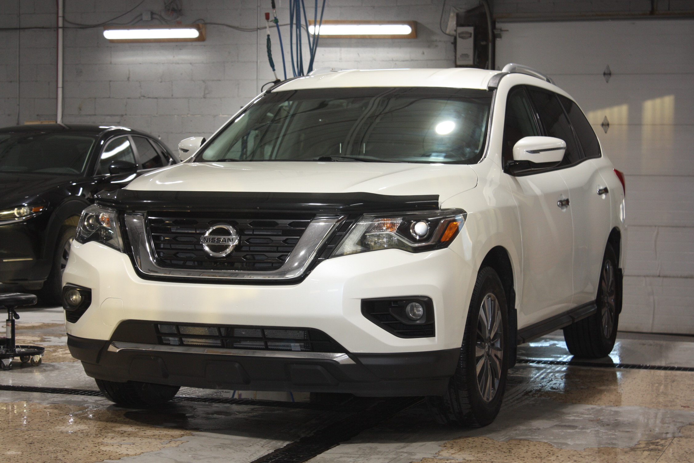 2017 NISSAN PATHFINDER SV