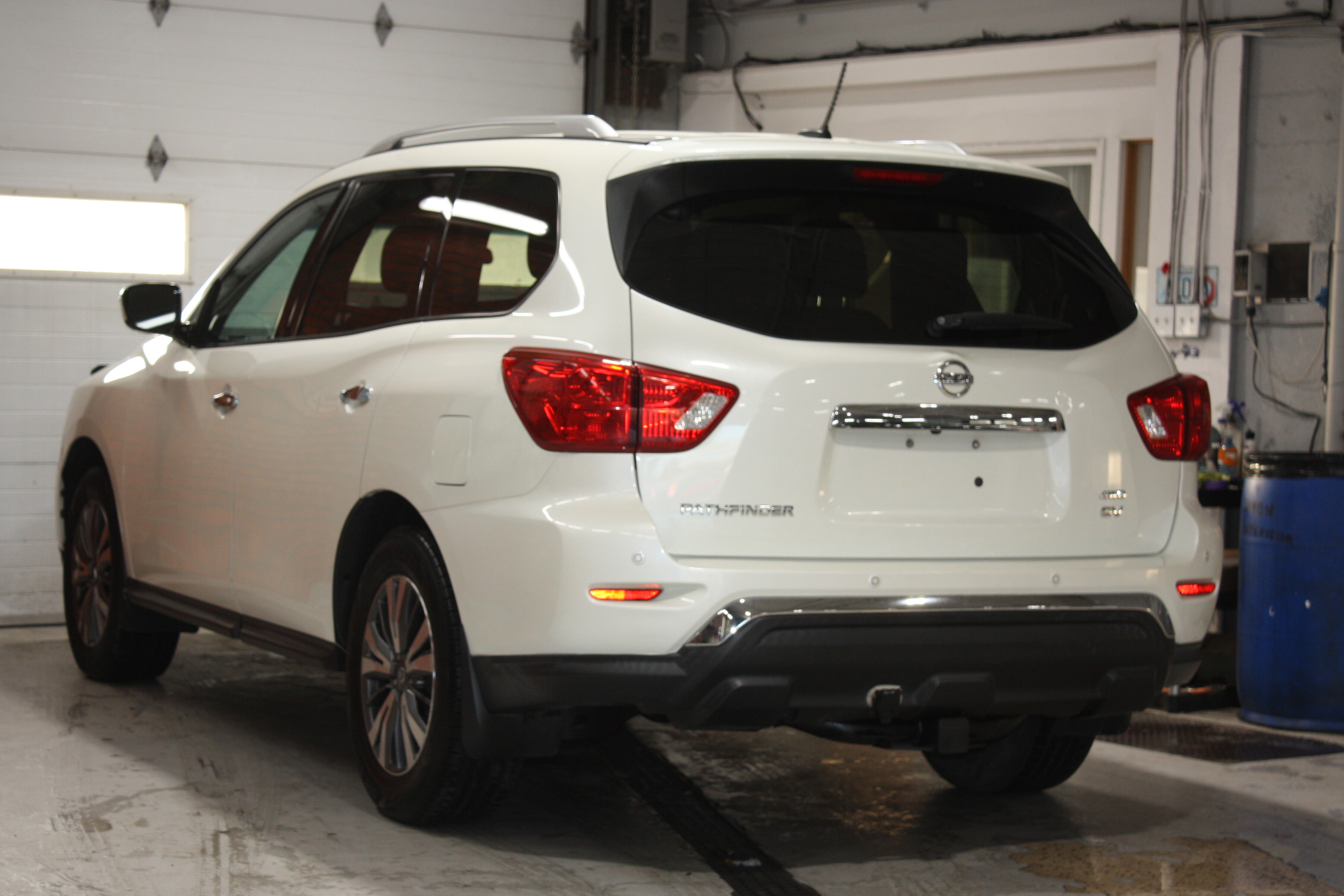 2017 NISSAN PATHFINDER SV