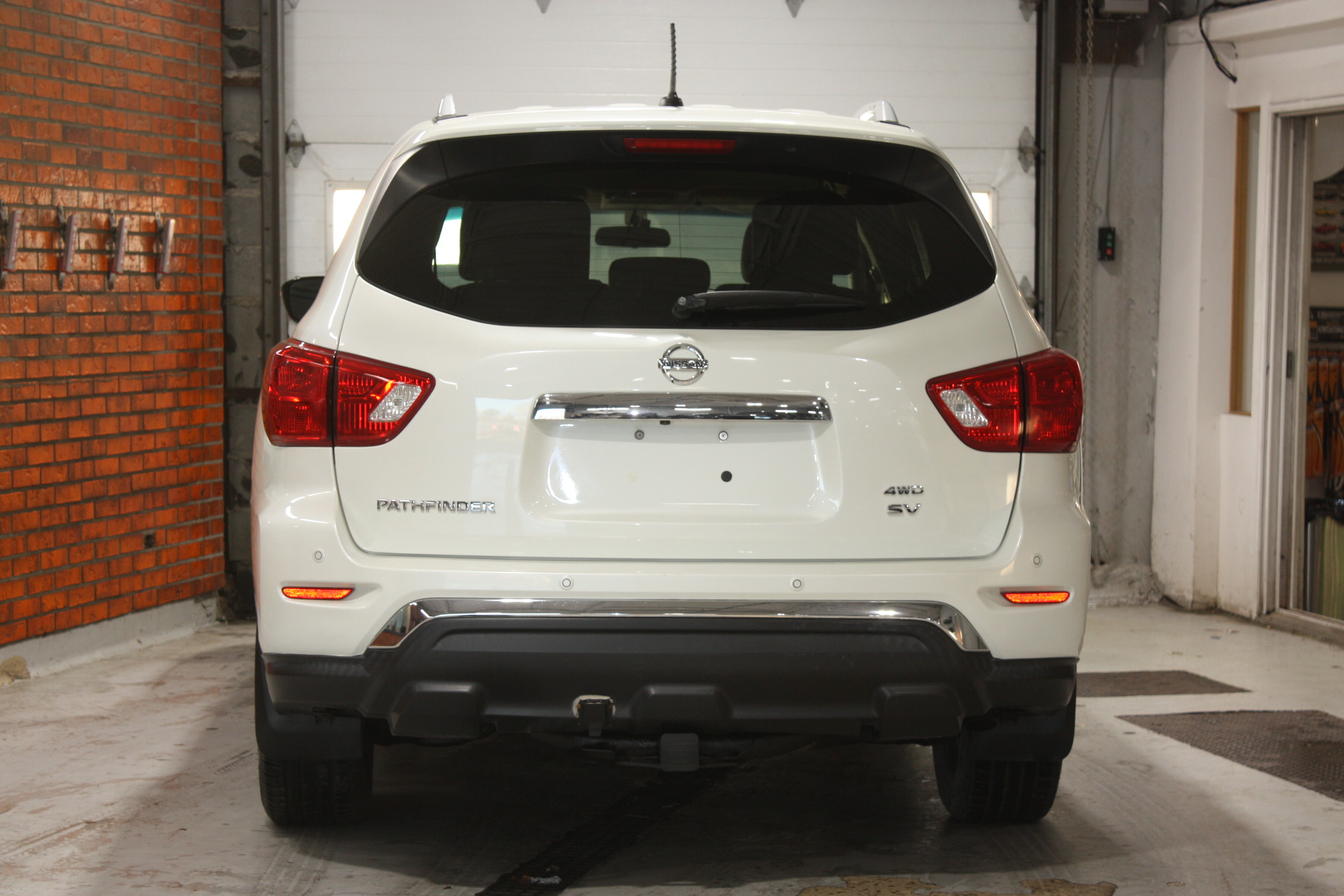 2017 NISSAN PATHFINDER SV