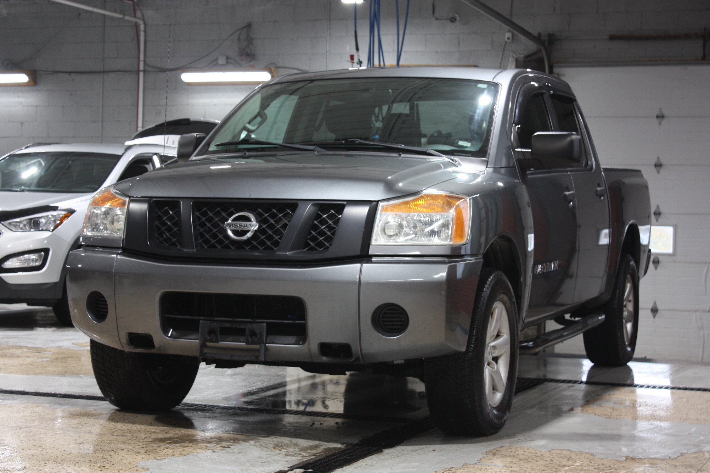 2014 NISSAN TITAN SV