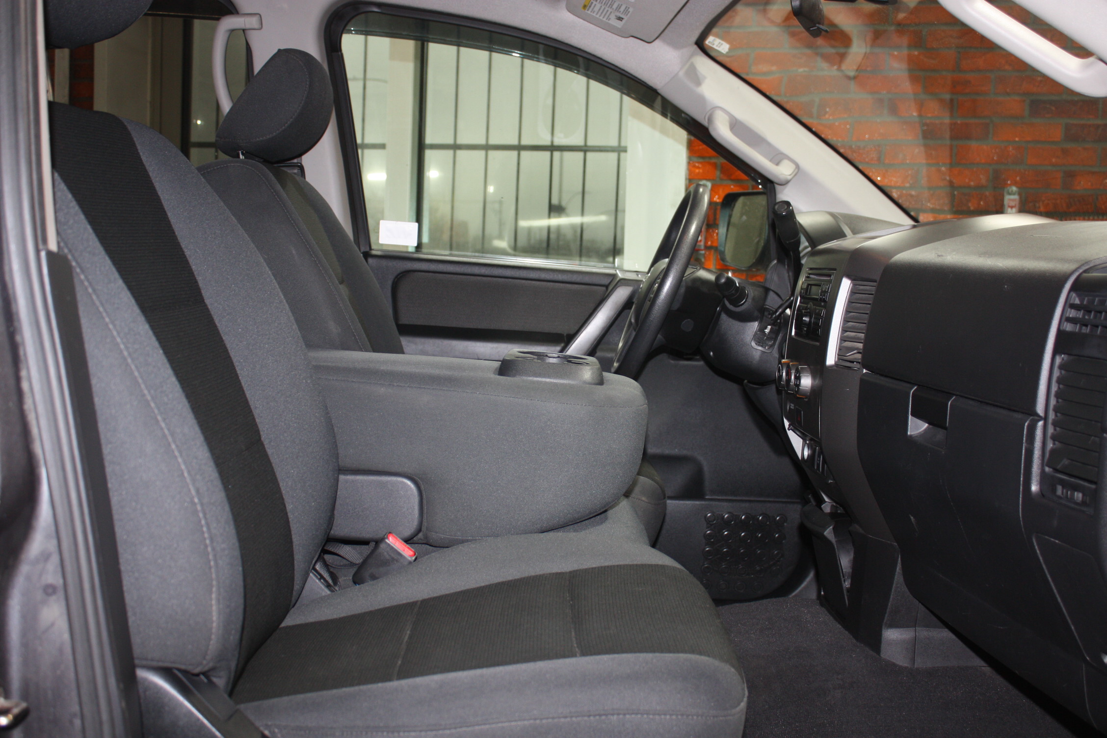 2014 NISSAN TITAN SV