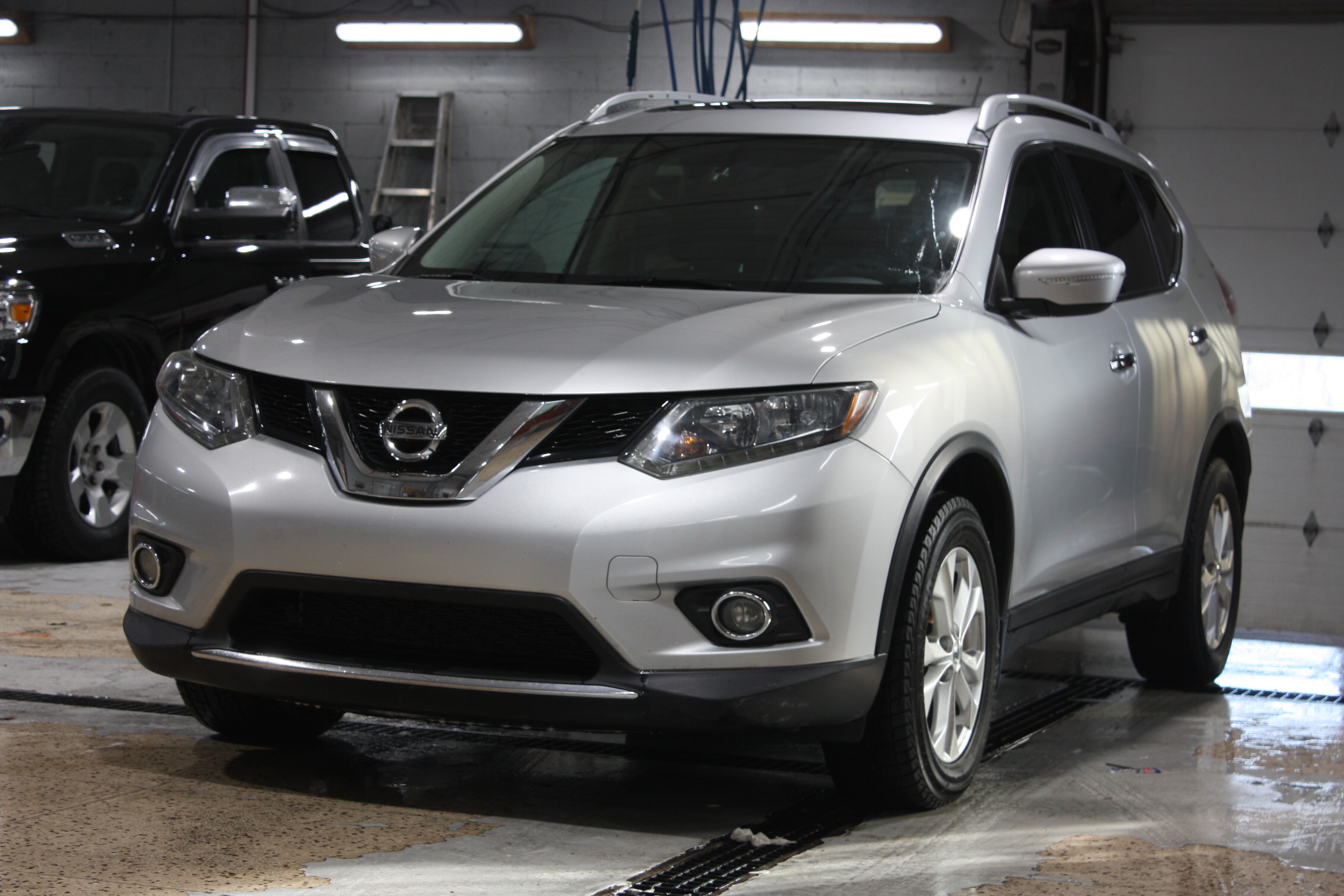 2015 NISSAN ROGUE SV AWD