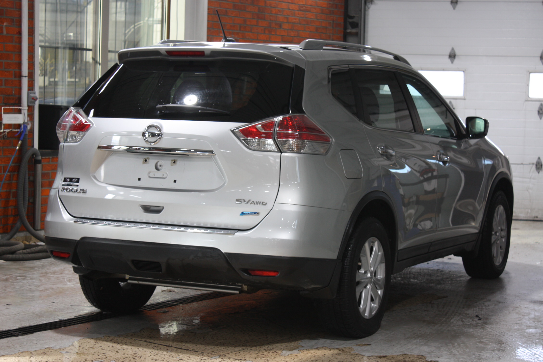 2015 NISSAN ROGUE SV AWD