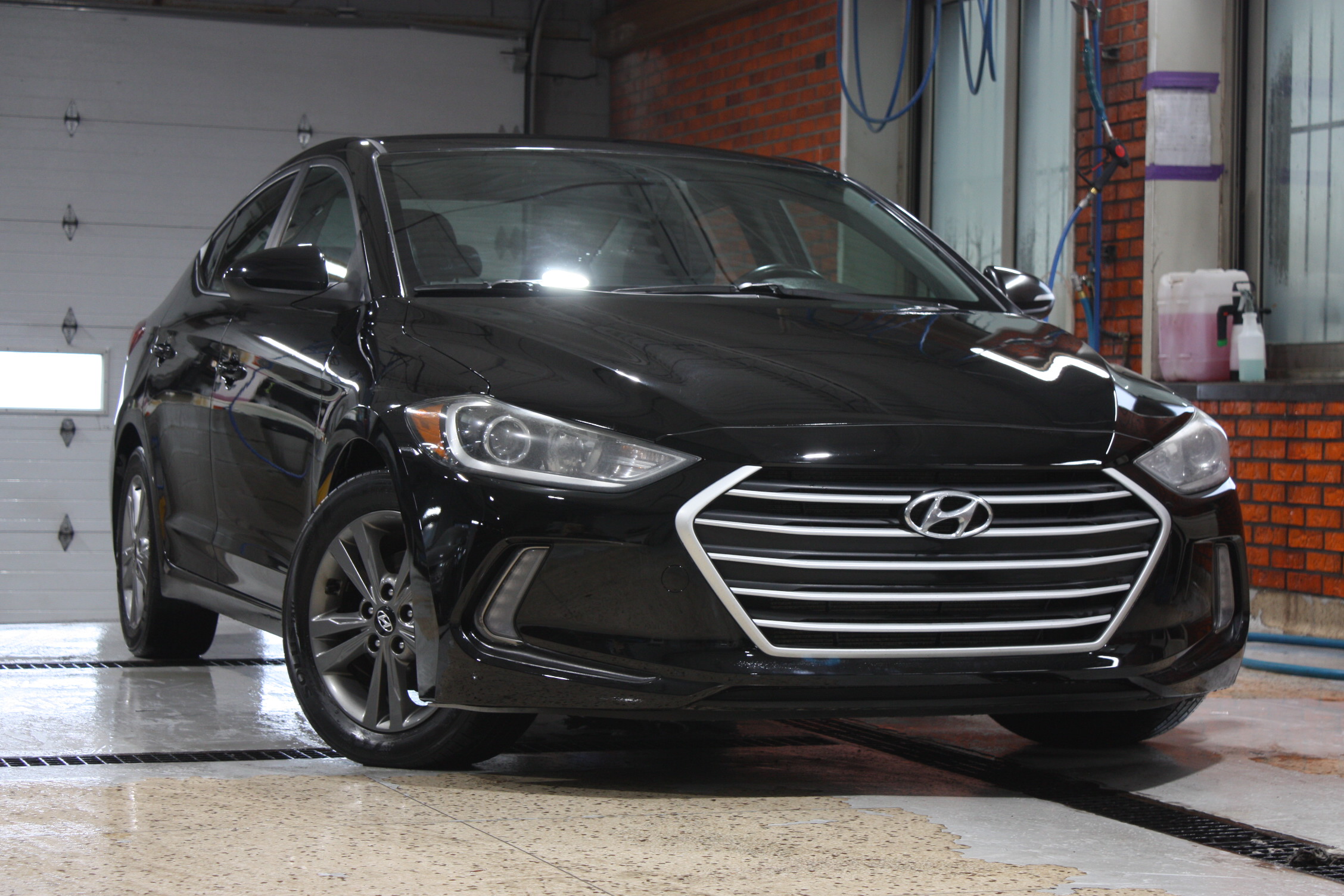 2017 HYUNDAI ELANTRA