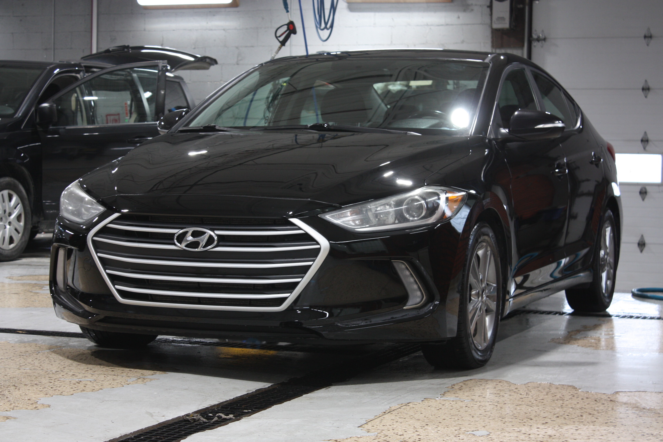 2017 HYUNDAI ELANTRA