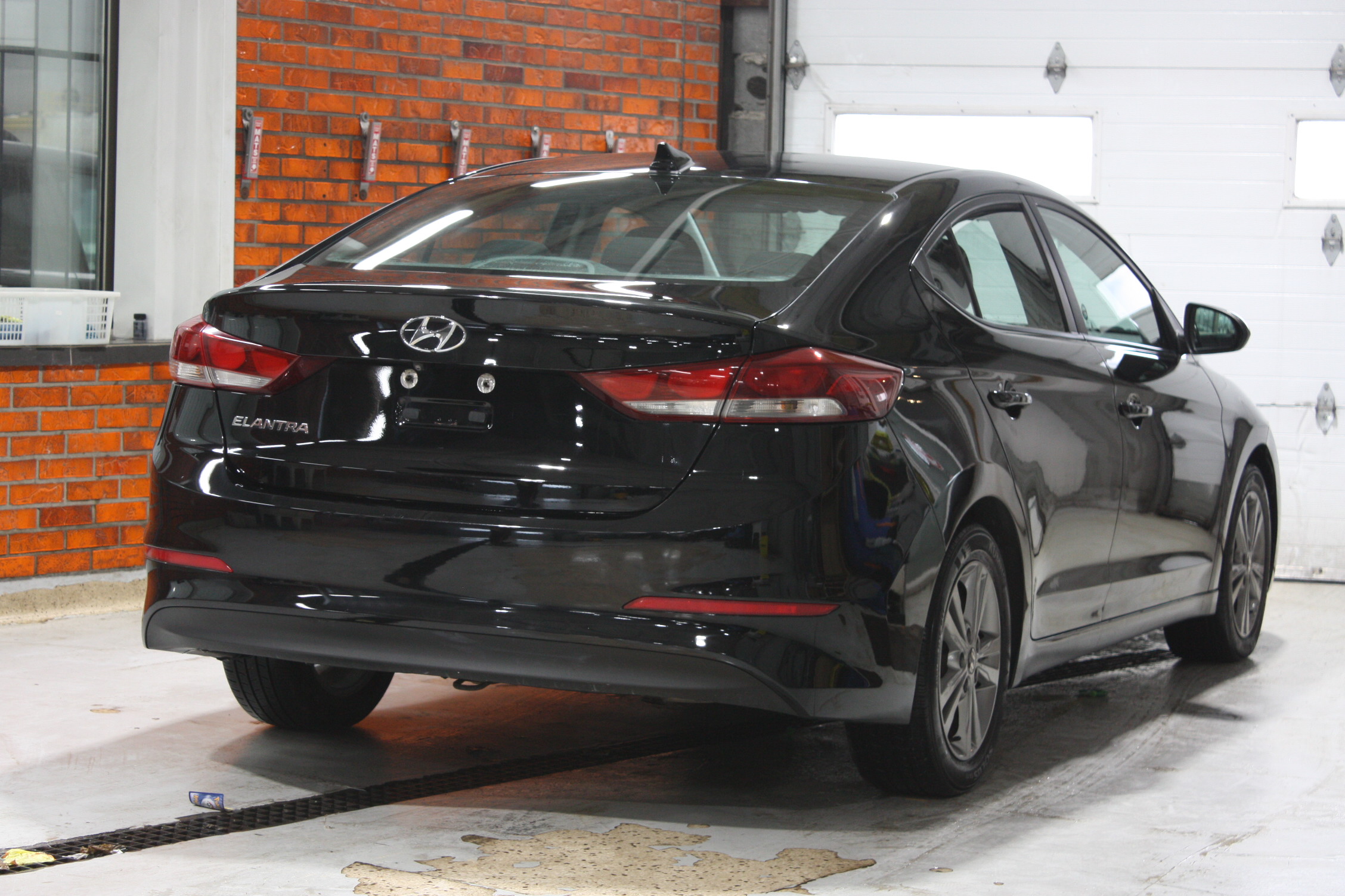 2017 HYUNDAI ELANTRA