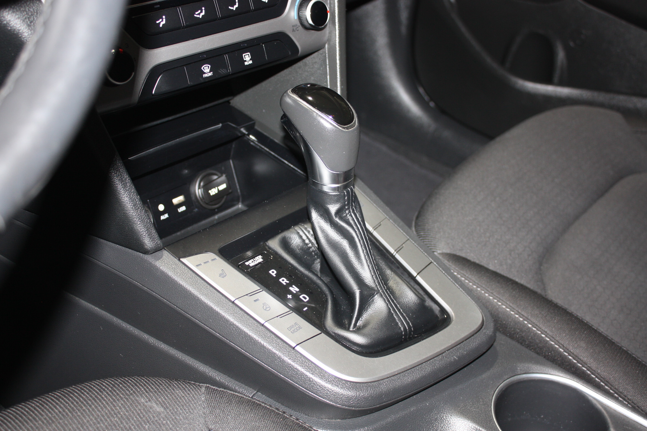 2017 HYUNDAI ELANTRA