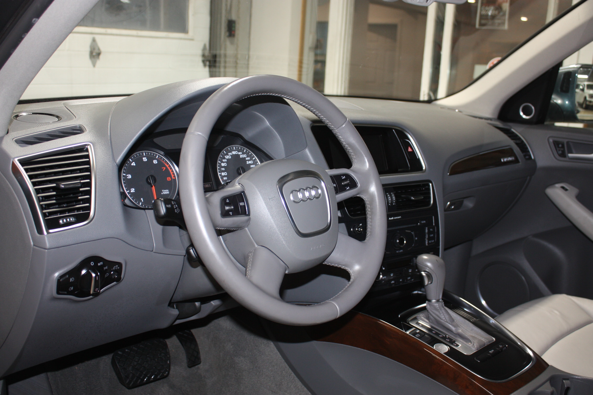 2012 AUDI Q5 PRENIUM PLUS AWD