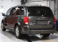 2016 DODGE GRAND CARAVAN CREW STOW & GO