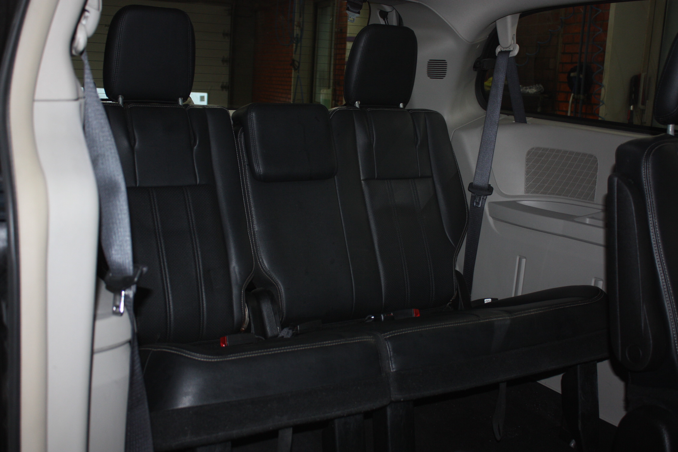 2016 DODGE GRAND CARAVAN CREW STOW & GO