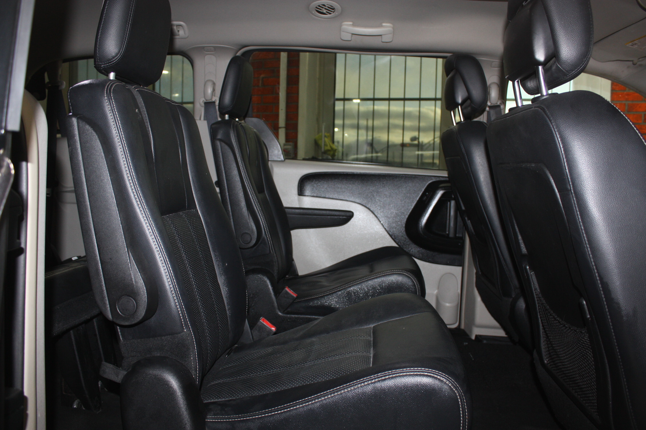 2016 DODGE GRAND CARAVAN CREW STOW & GO