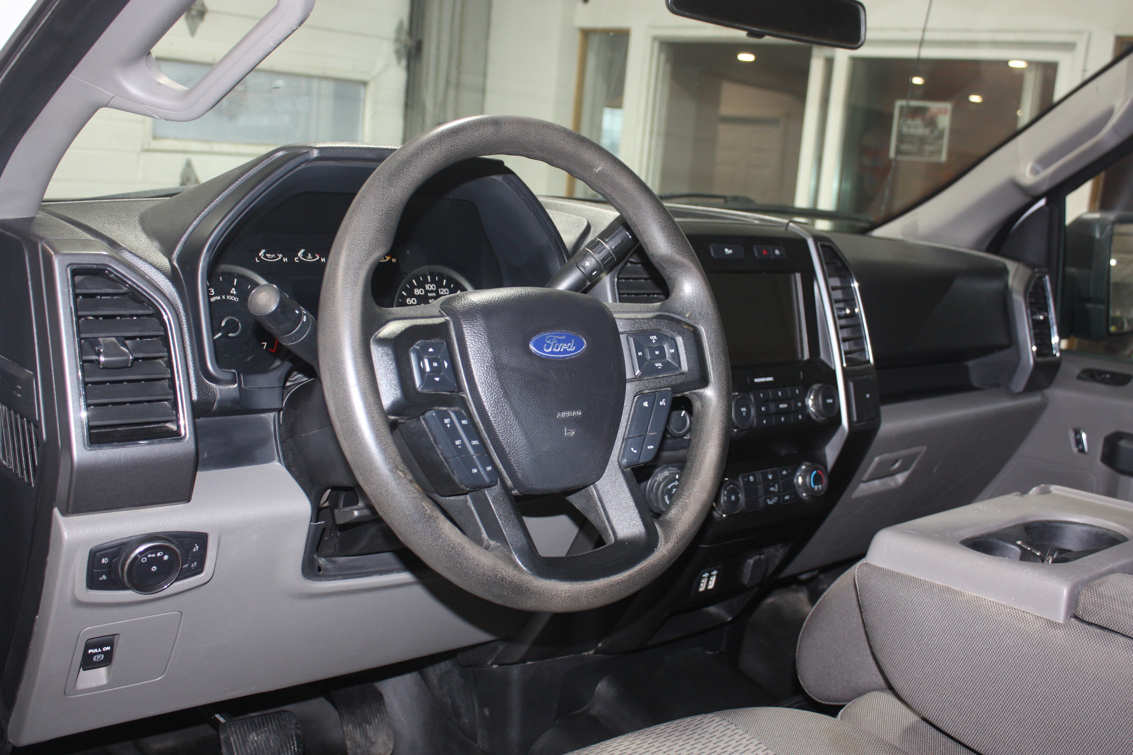 2019 FORD F-150 SUPERCAB XLT 4X4 8’BED