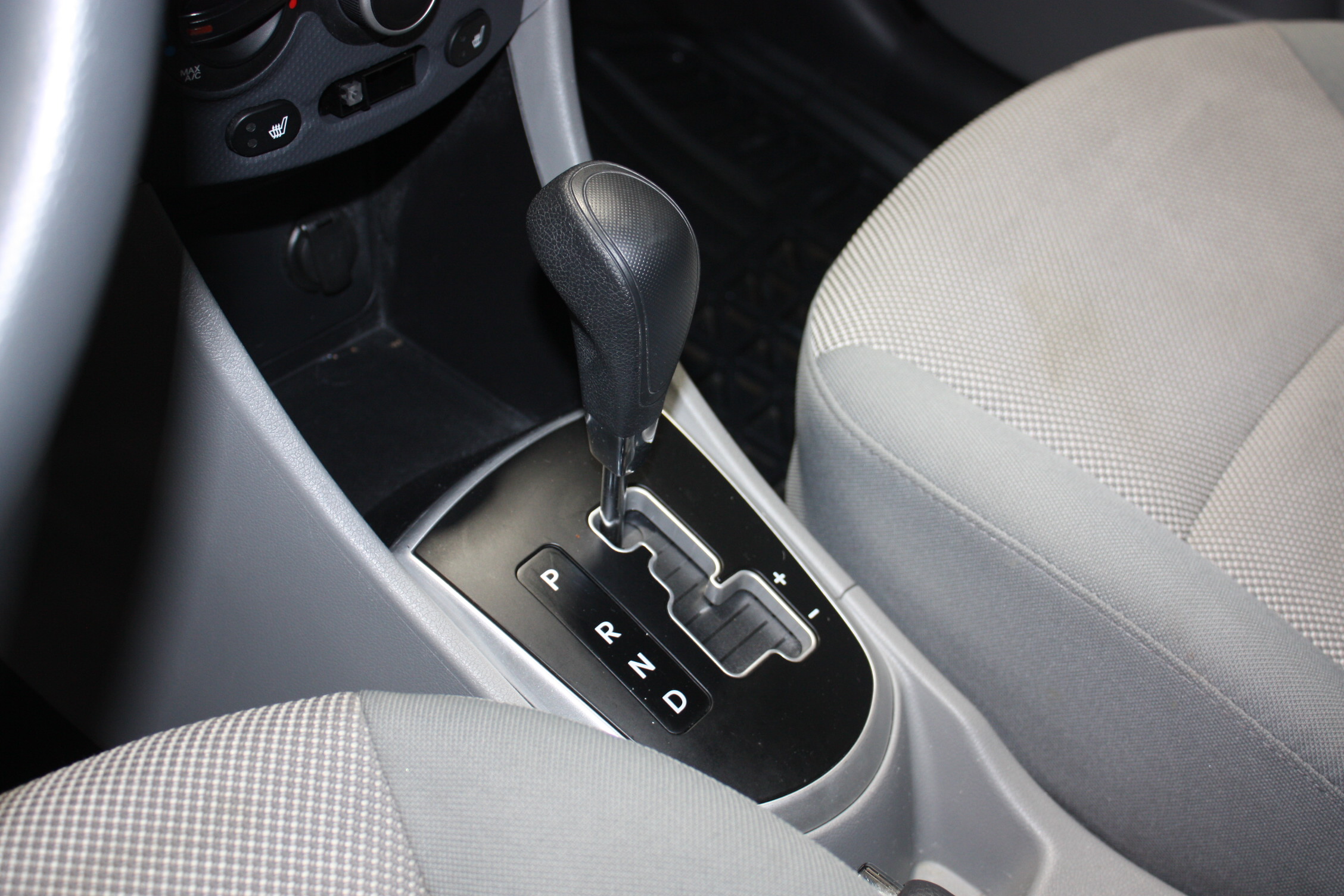 2013 HYUNDAI ACCENT GL