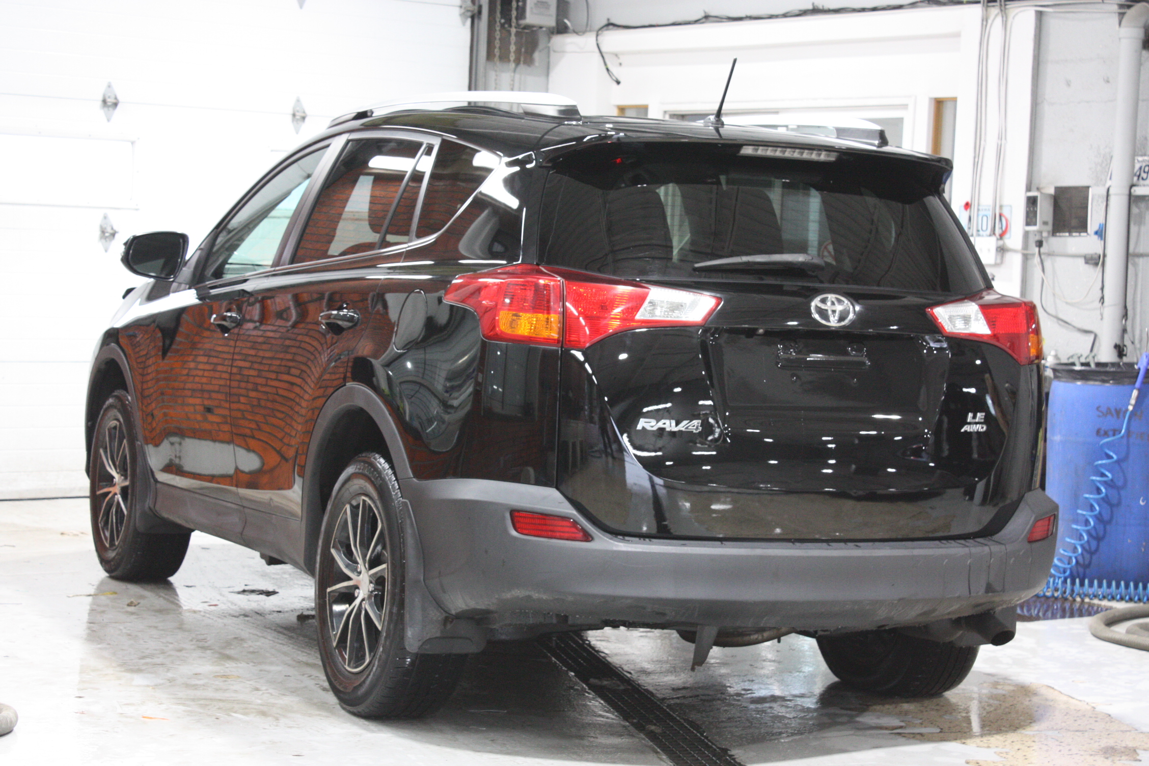 2015 TOYOTA RAV 4 LE AWD