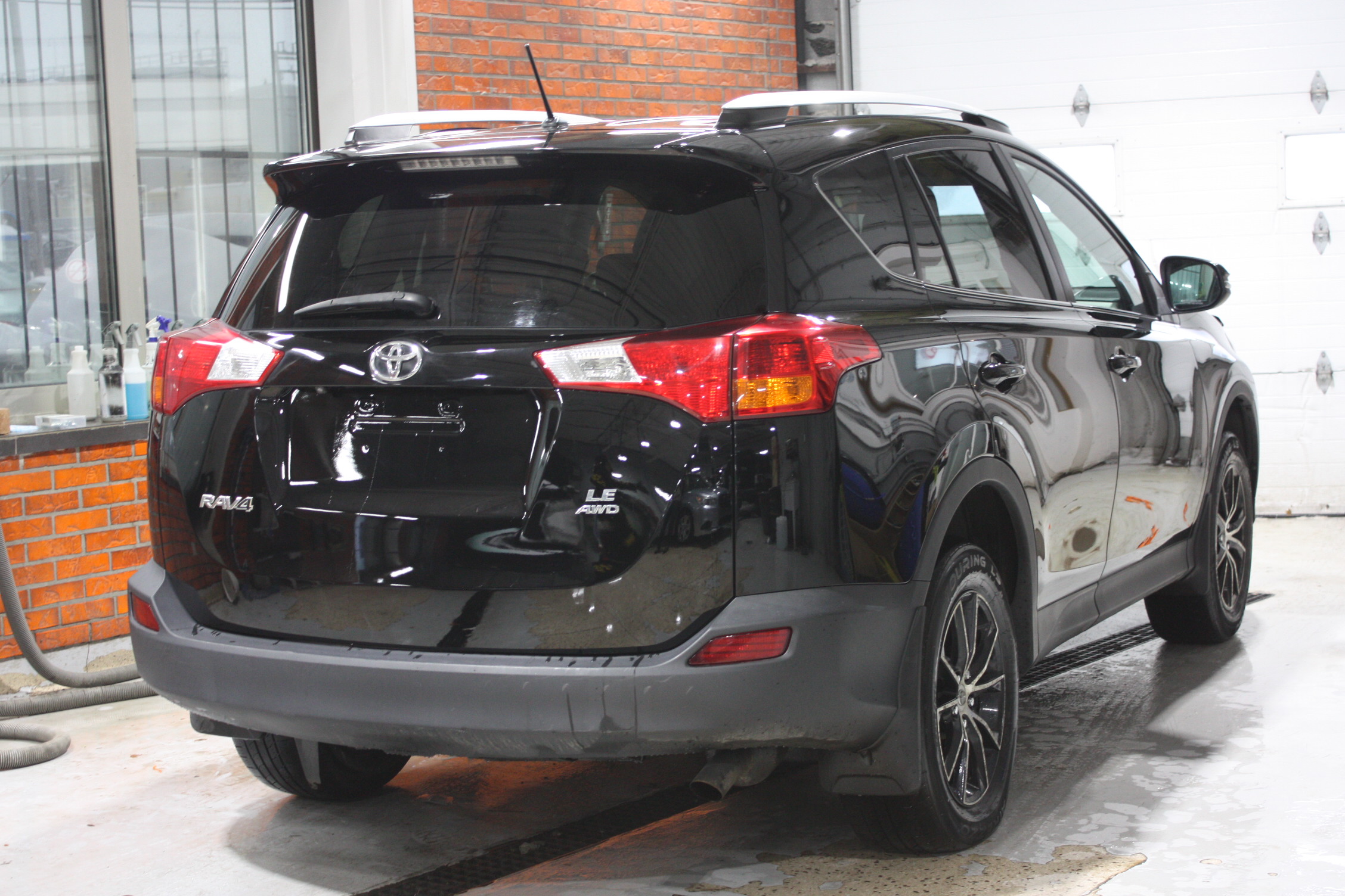 2015 TOYOTA RAV 4 LE AWD