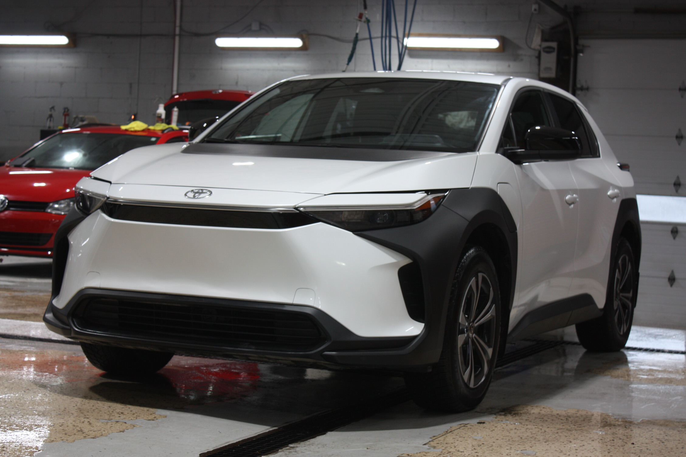 2024 TOYOTA BZ4X LE FWD