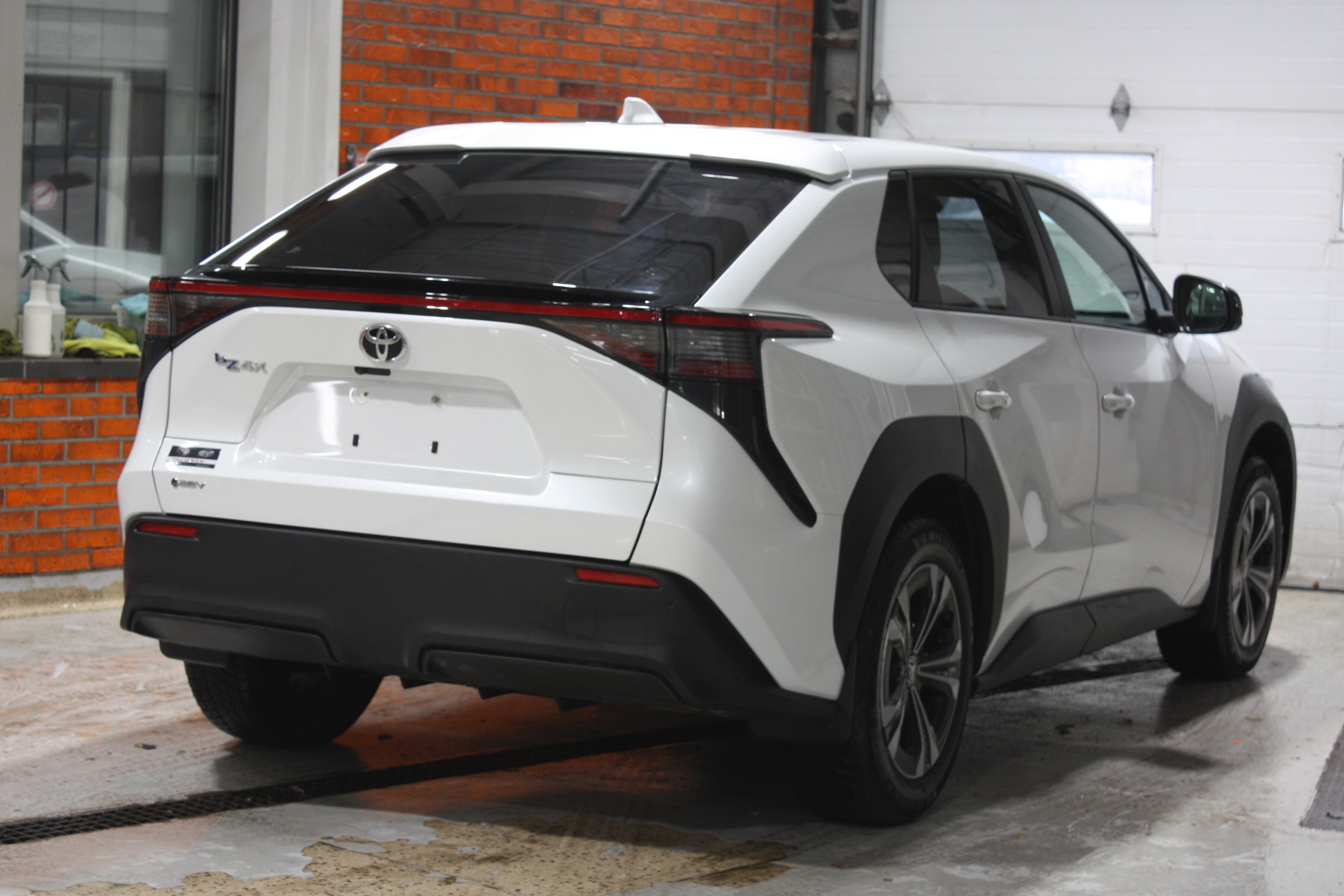 2024 TOYOTA BZ4X LE FWD