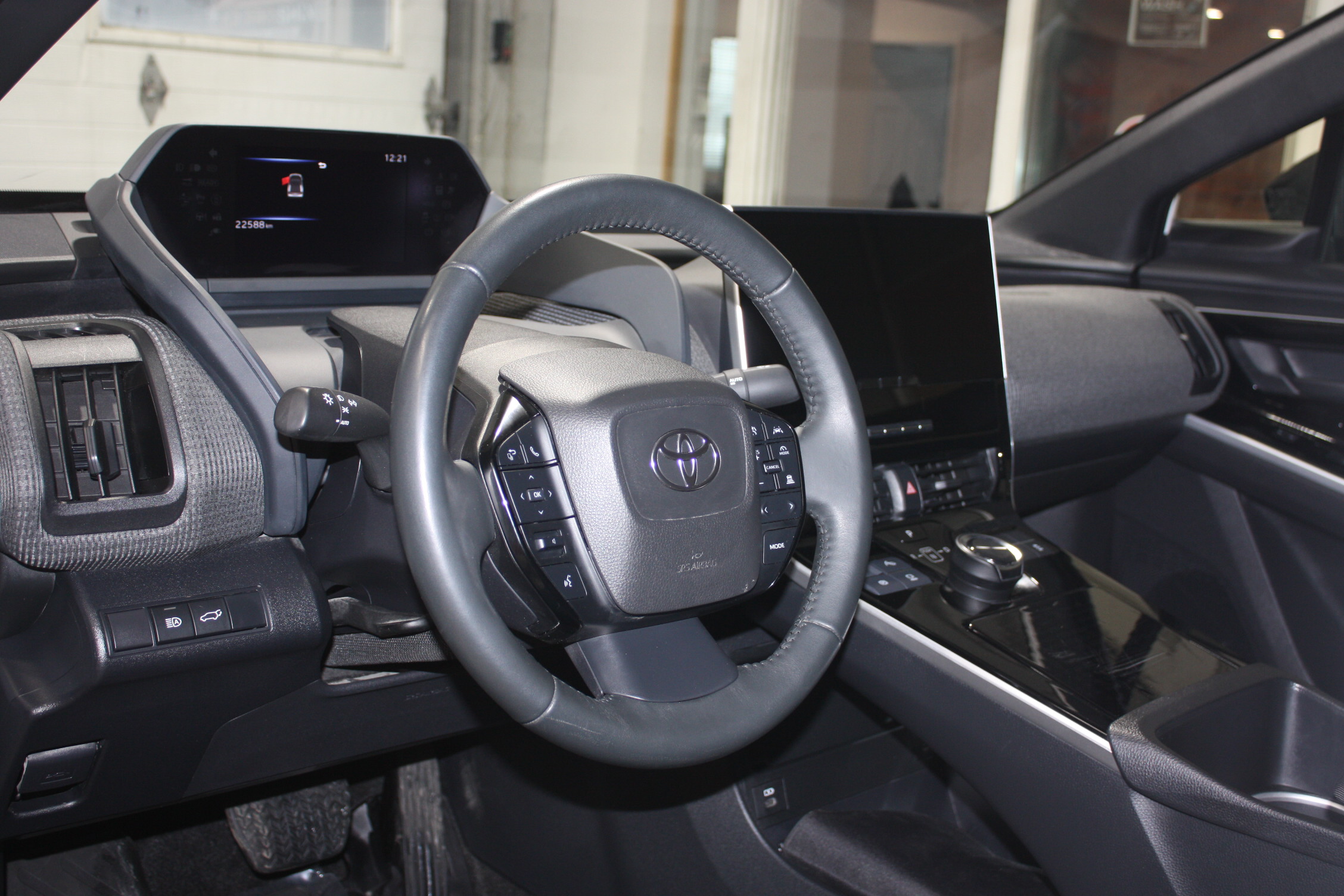 2024 TOYOTA BZ4X LE FWD