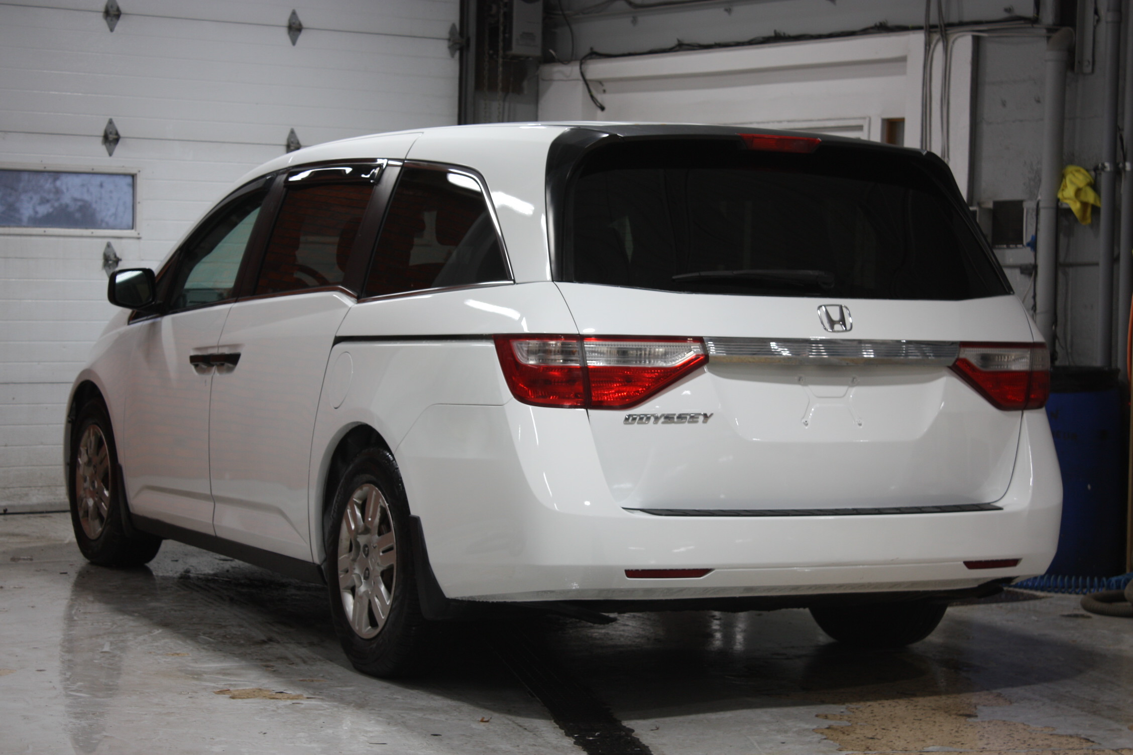 2011 HONDA ODYSSEY LX