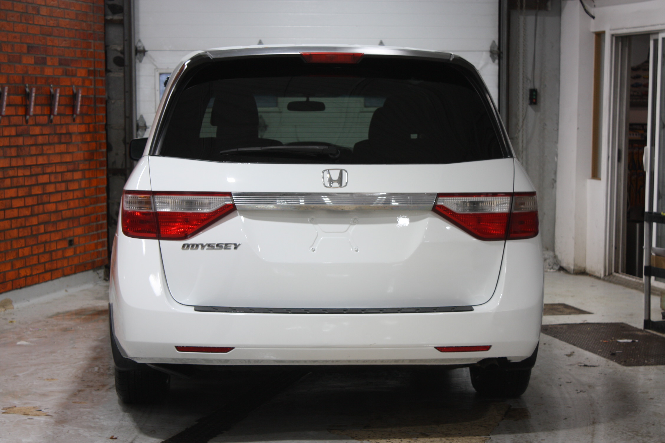 2011 HONDA ODYSSEY LX