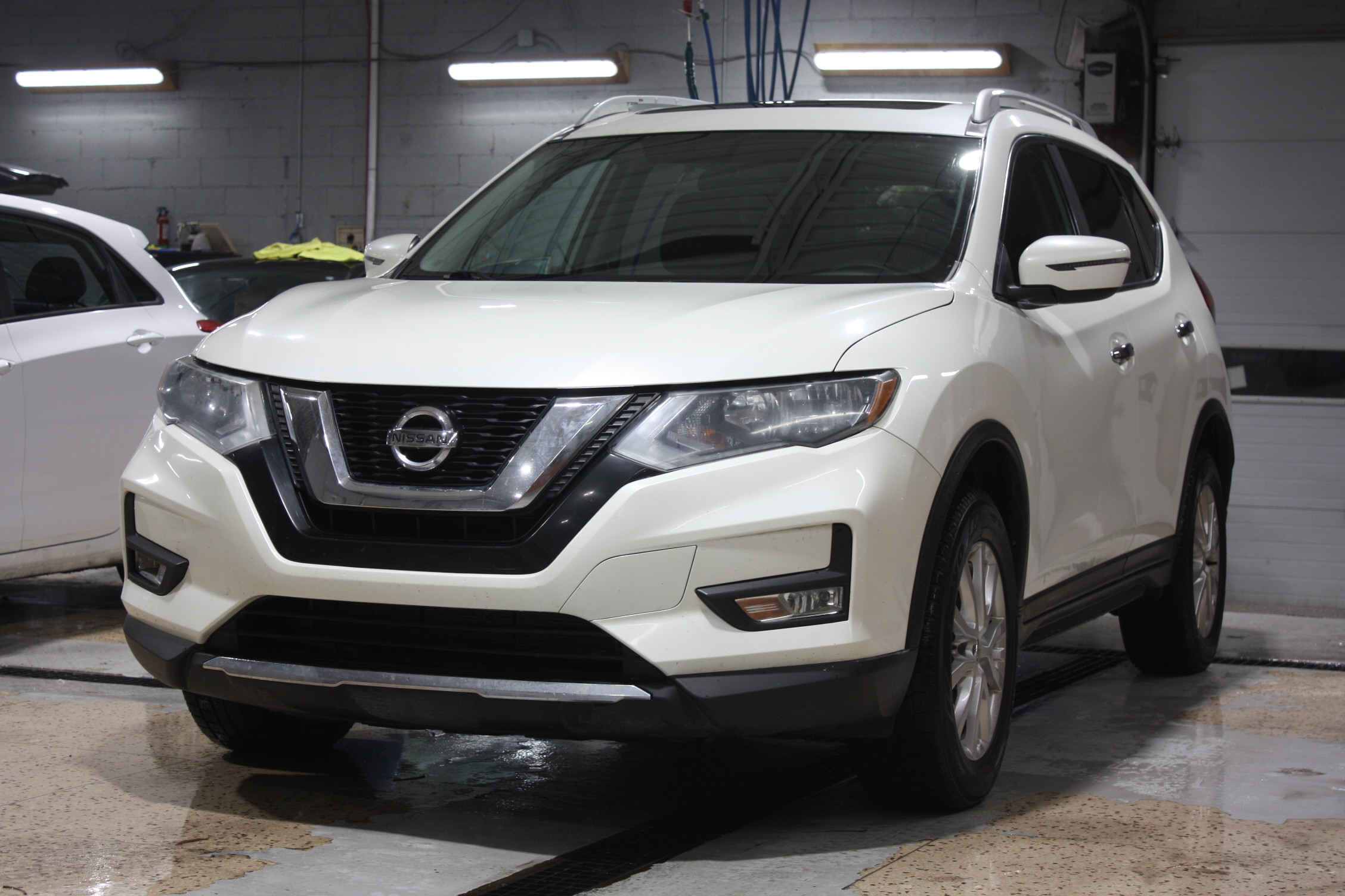2017 NISSAN ROGUE SV