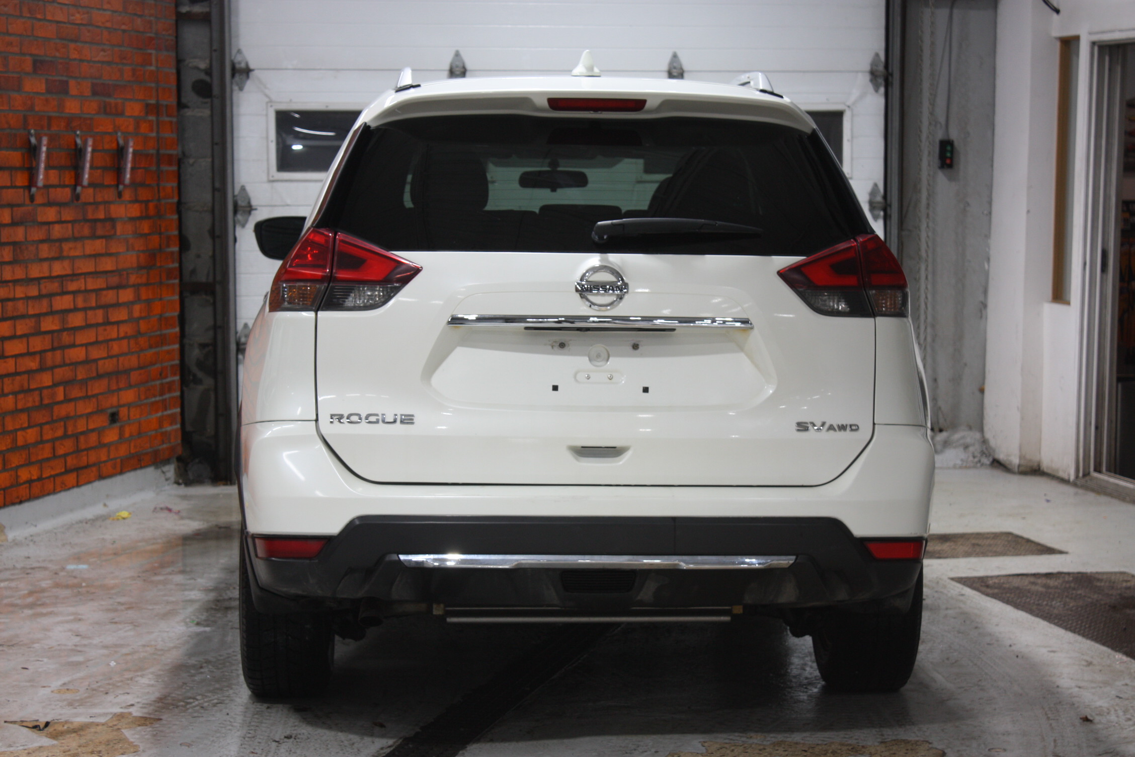 2017 NISSAN ROGUE SV