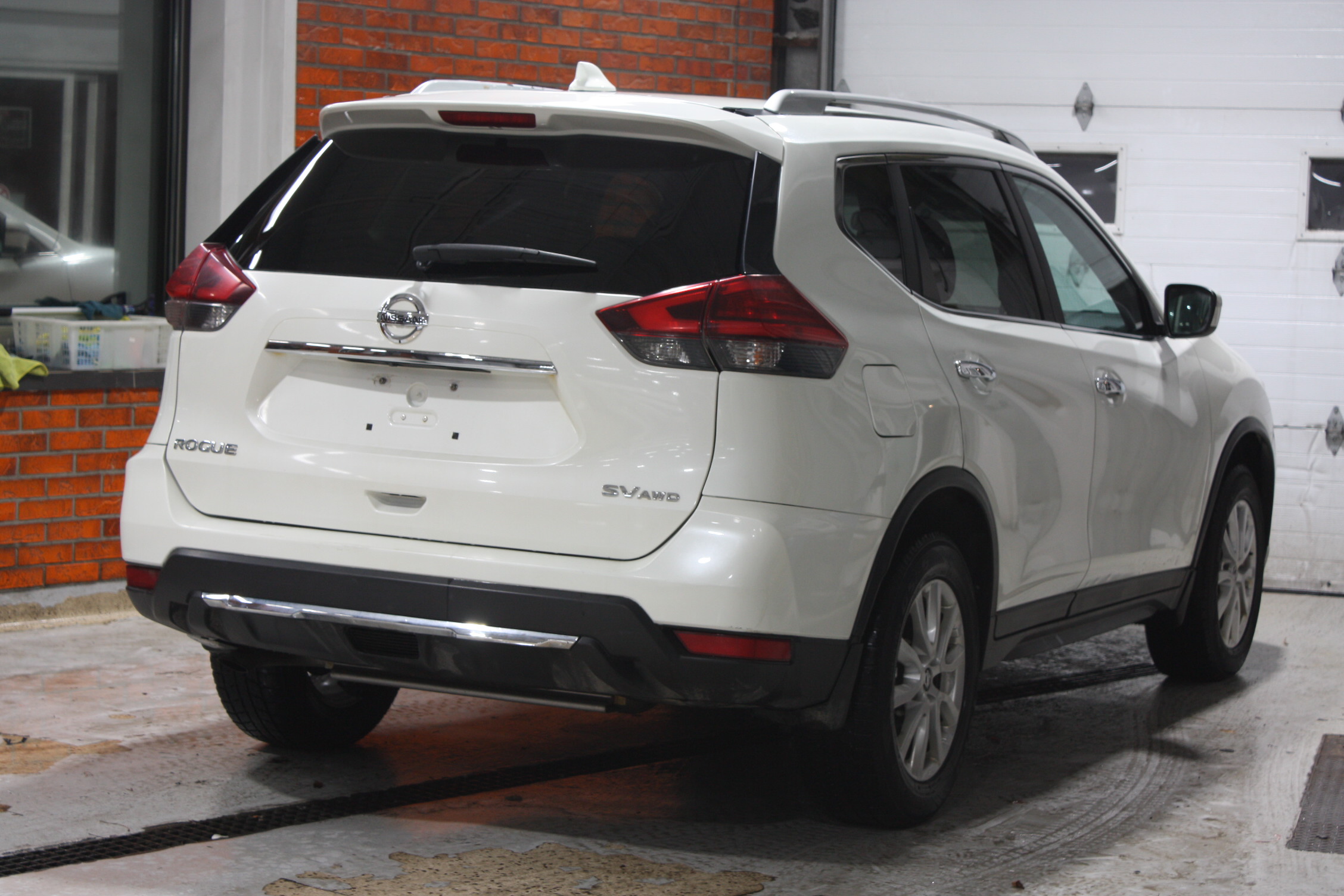 2017 NISSAN ROGUE SV