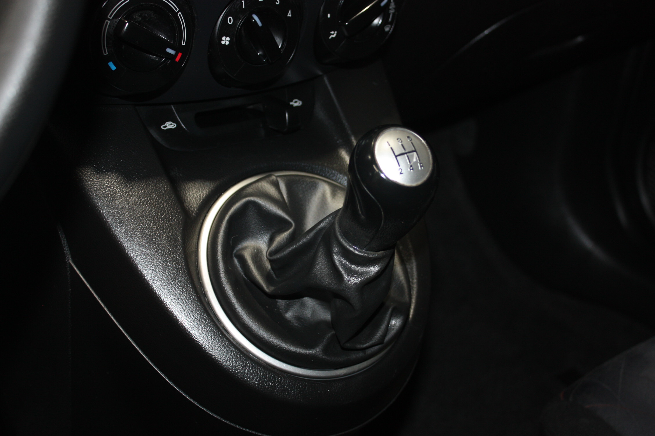 2011 MAZDA 2 HATCHBACK