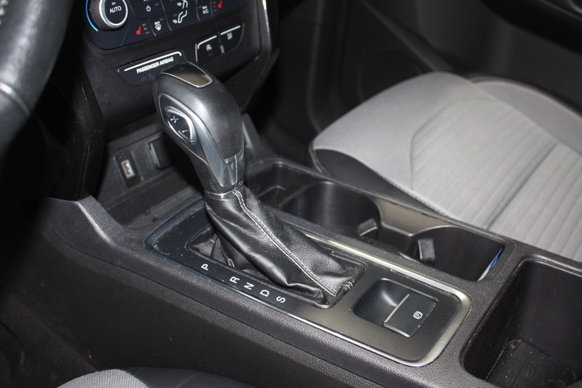 2019 FORD ESCAPE SE 4WD