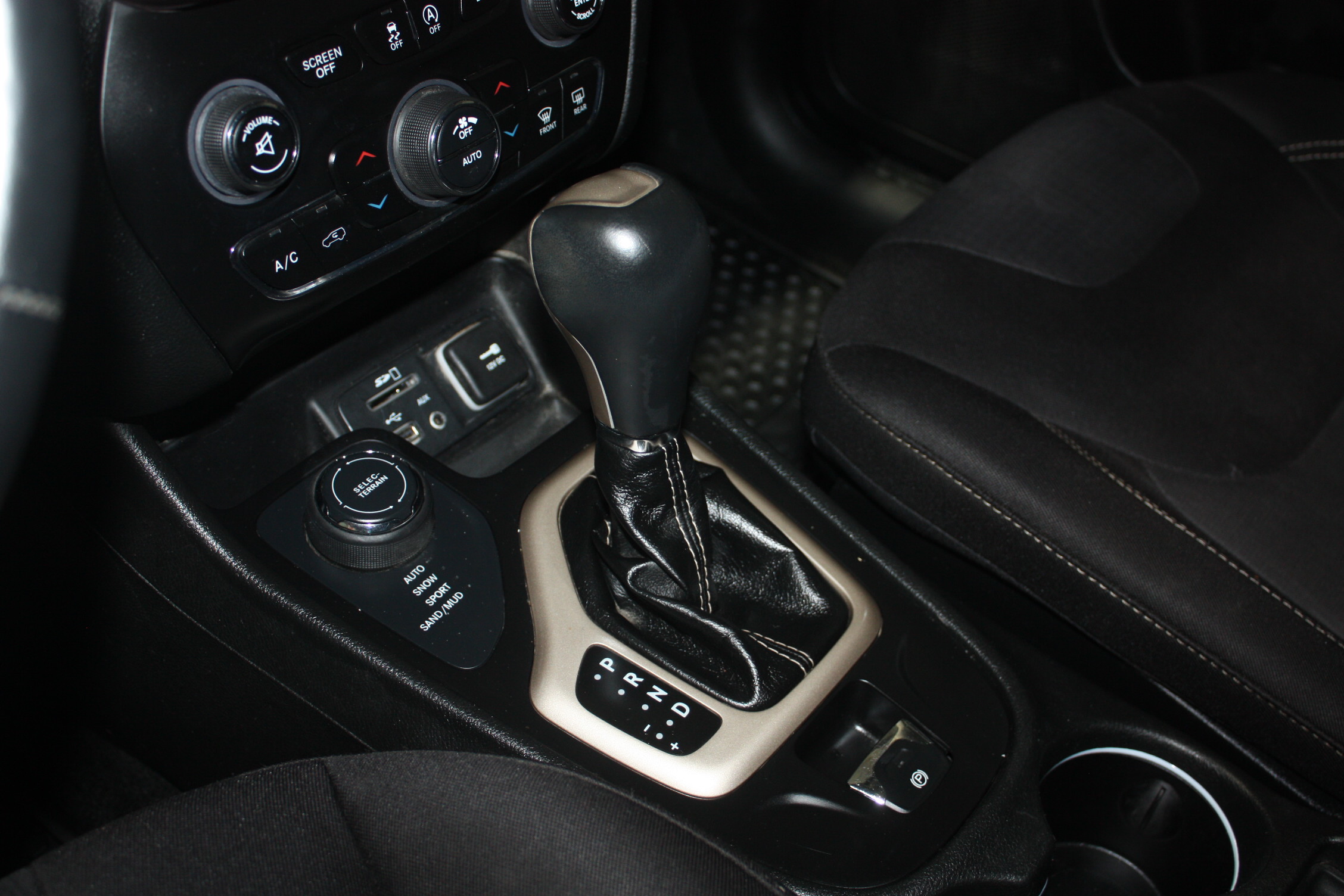 2015 JEEP CHEROKEE NORTH 4X4