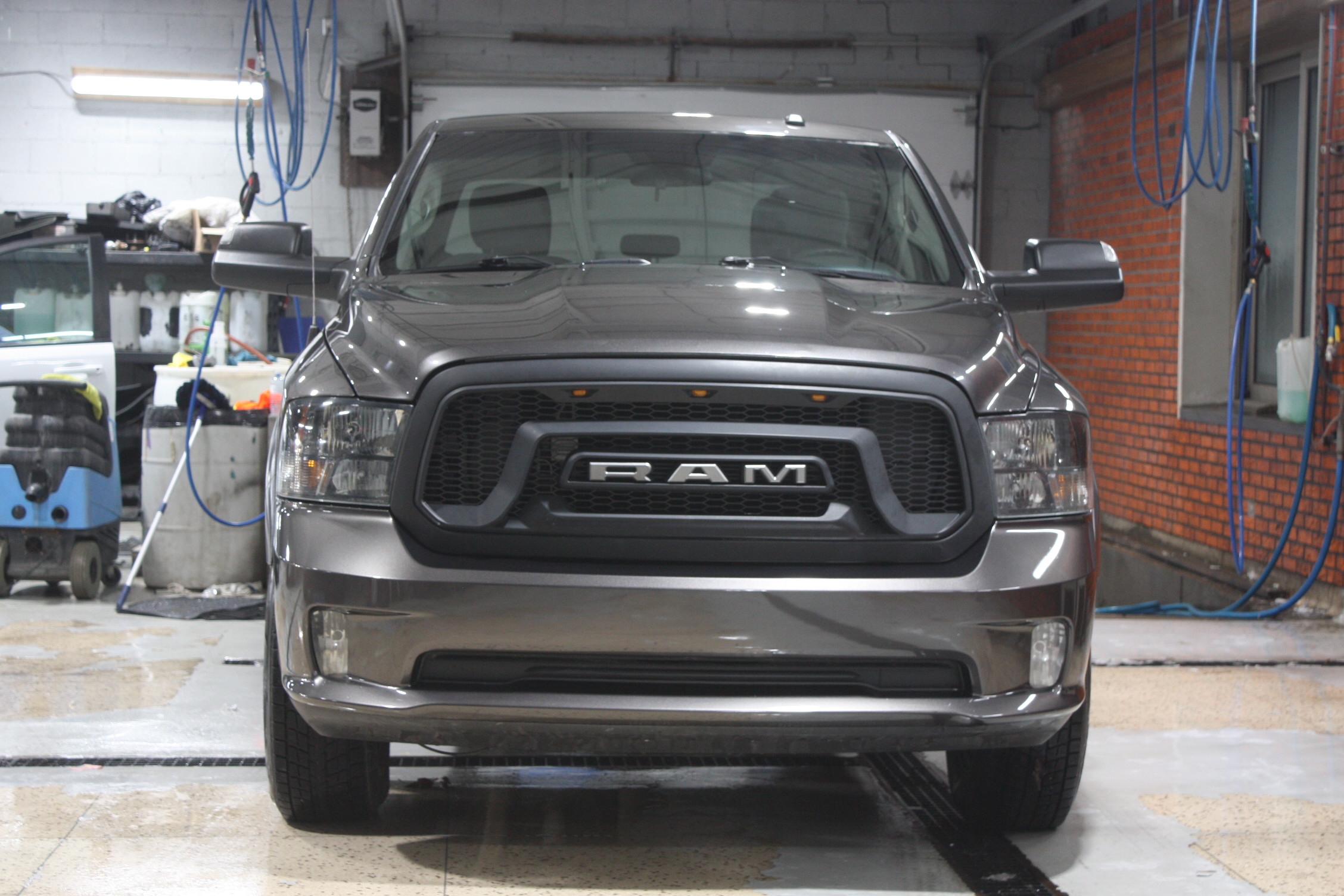 2017 RAM 1500 EXPRESS CREW CAB 4X4 HEMI