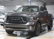 2017 RAM 1500 EXPRESS CREW CAB 4X4 HEMI