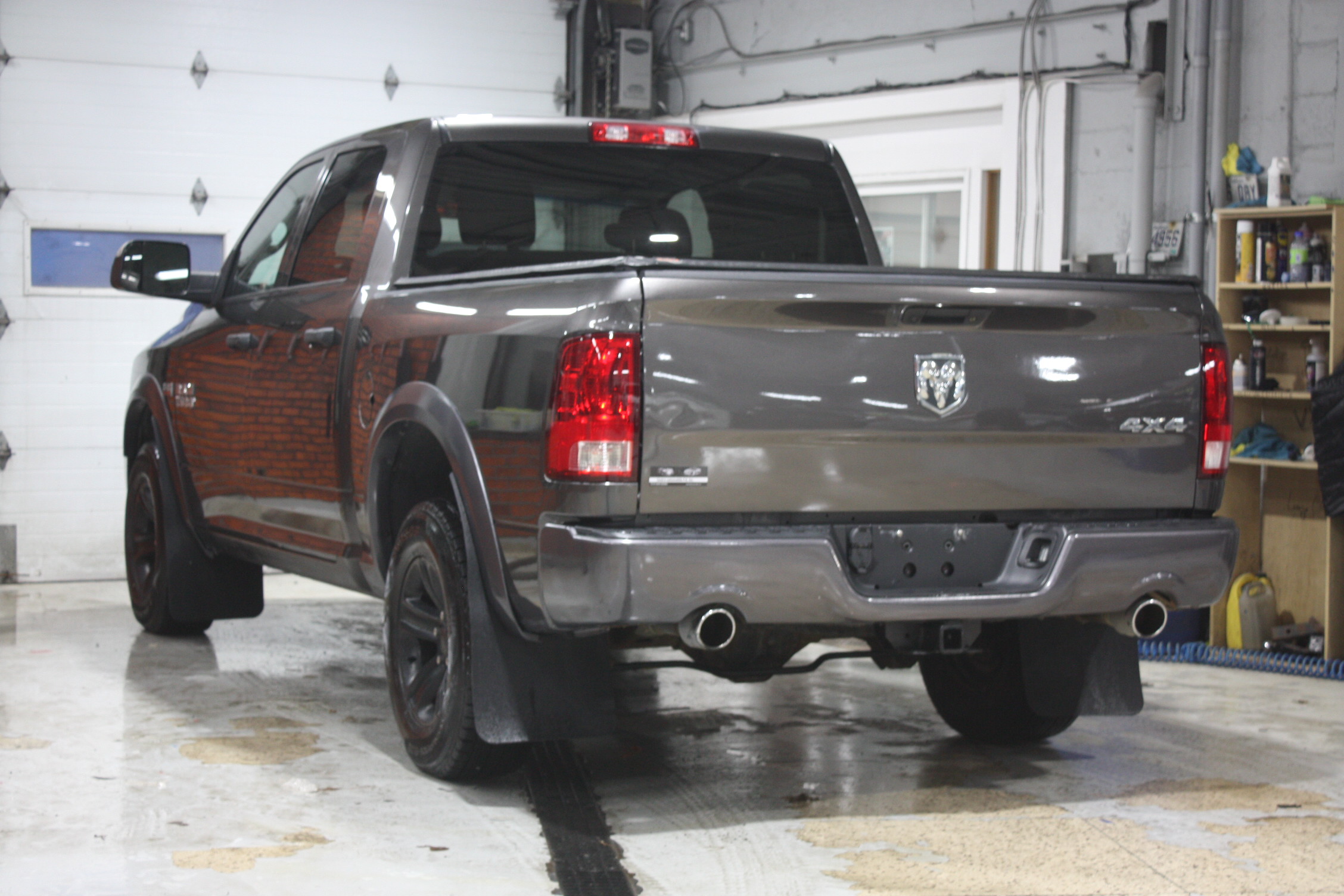 2017 RAM 1500 EXPRESS CREW CAB 4X4 HEMI