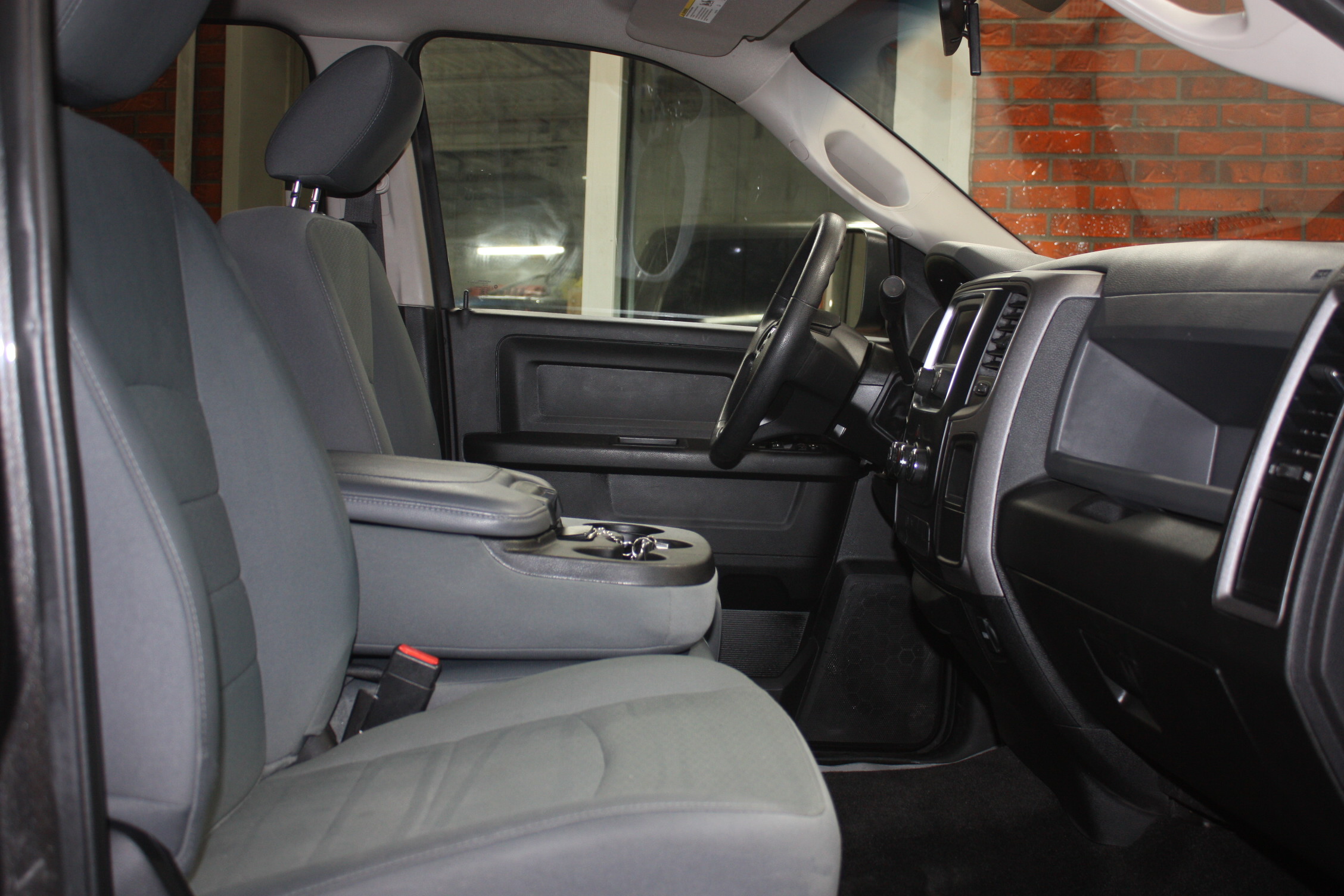 2017 RAM 1500 EXPRESS CREW CAB 4X4 HEMI