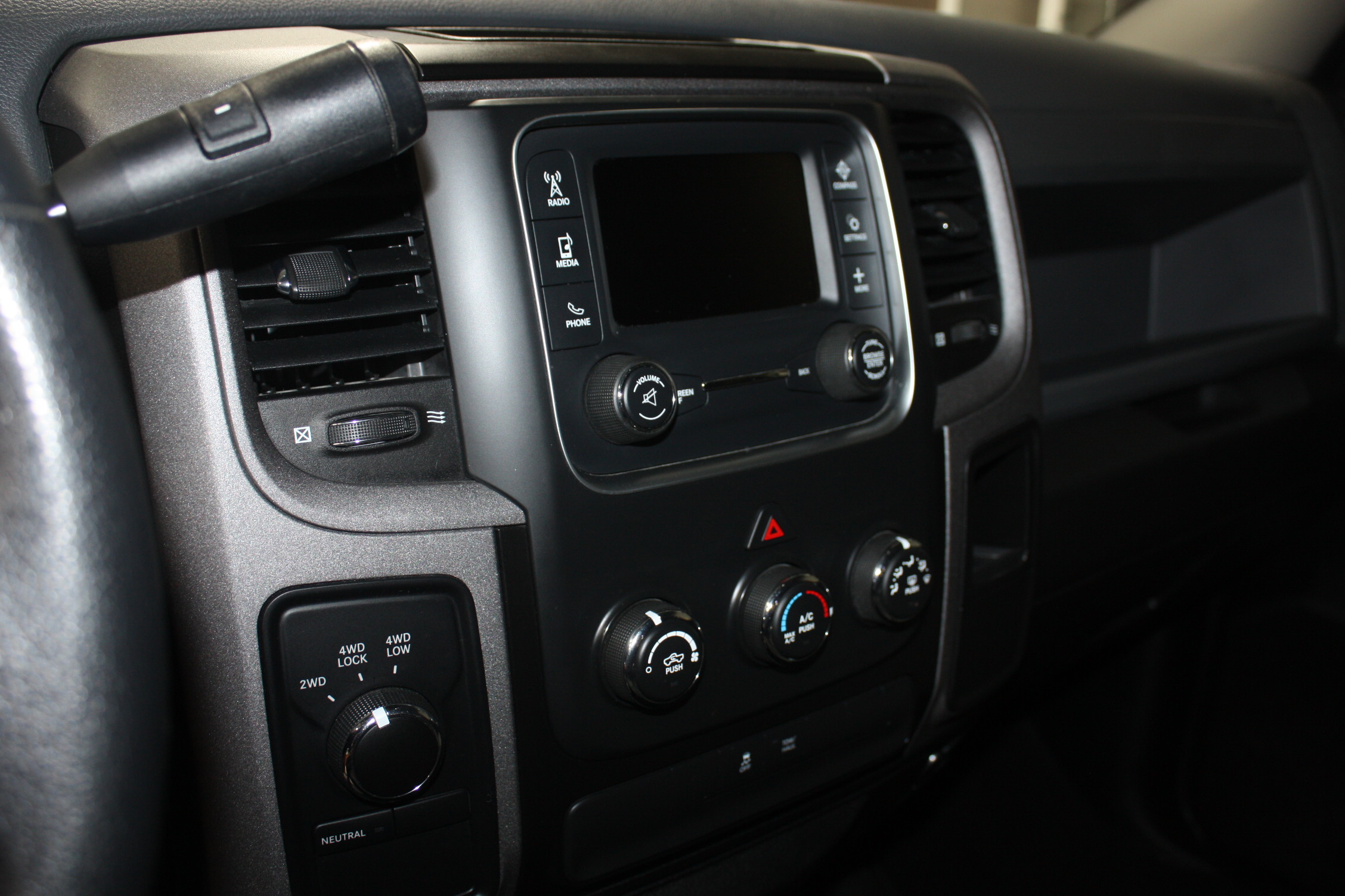 2017 RAM 1500 EXPRESS CREW CAB 4X4 HEMI