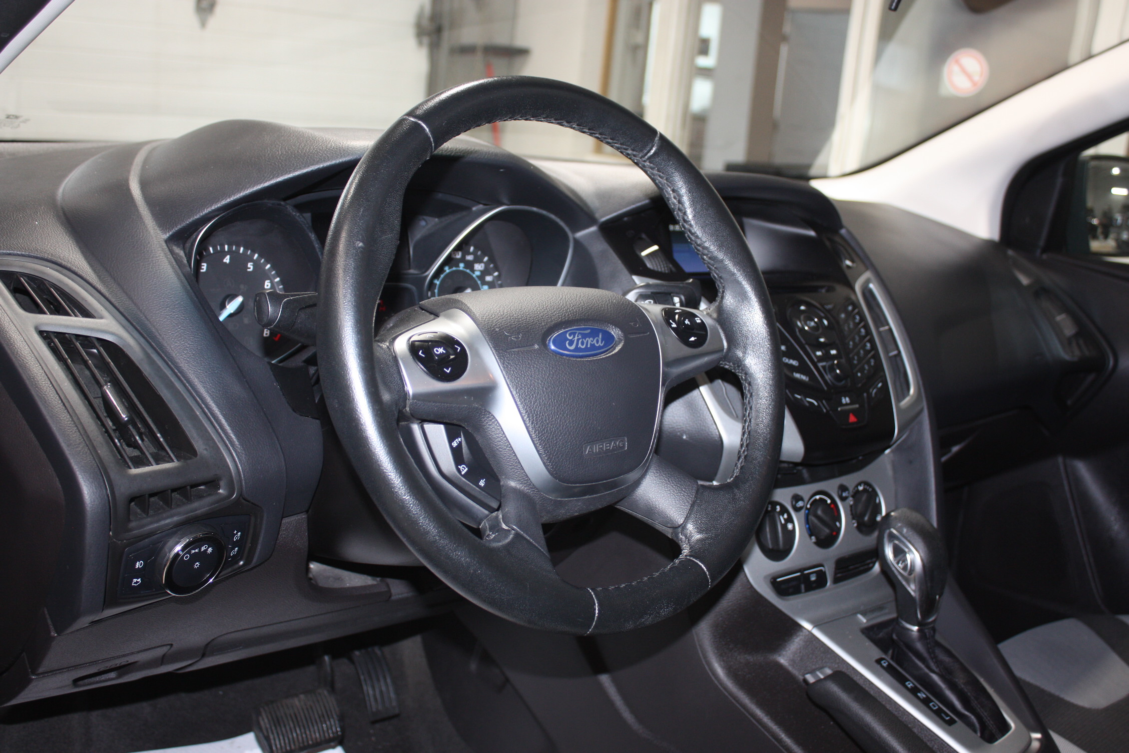 2014 FORD FOCUS SE SEDAN