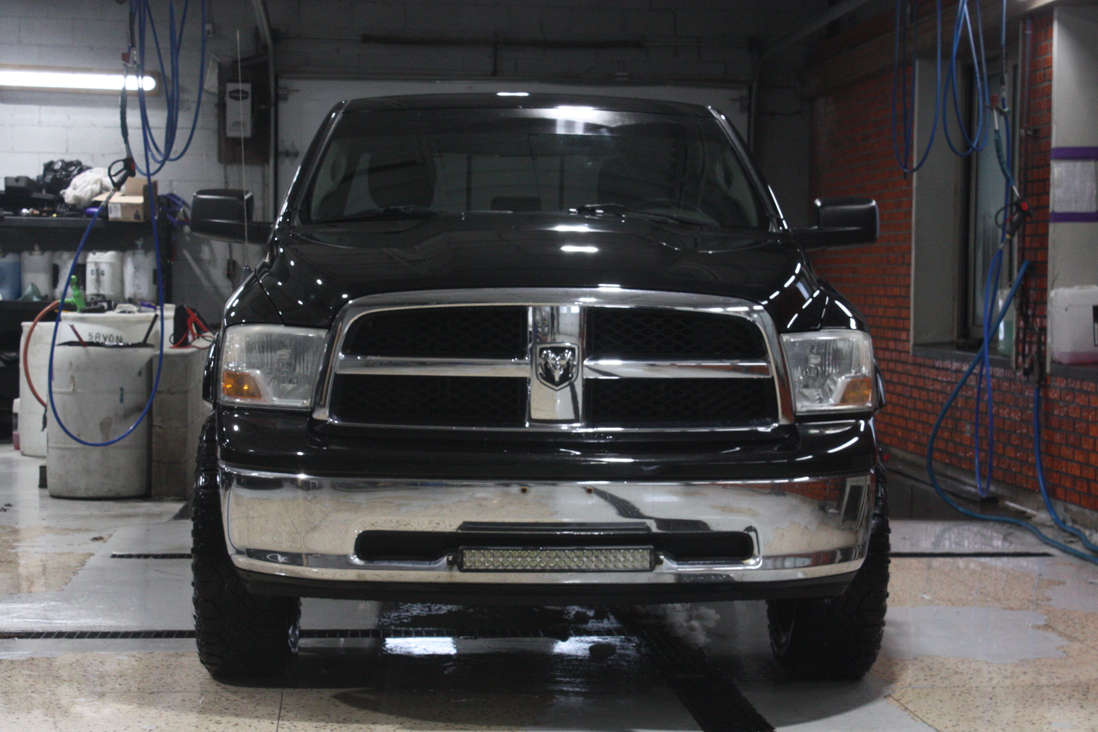 2012 RAM 1500 SLT QUAD CAB 4X4