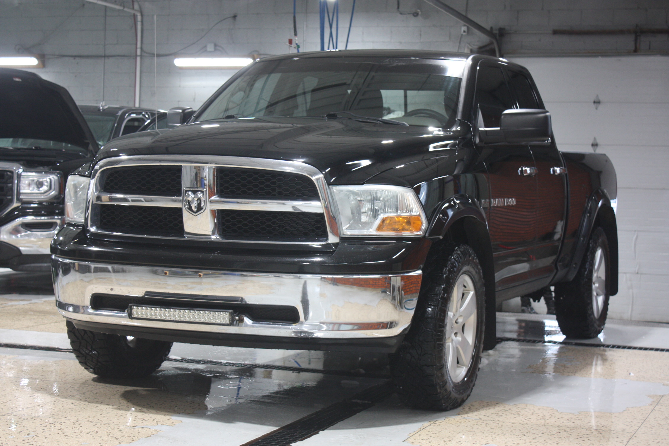 2012 RAM 1500 SLT QUAD CAB 4X4