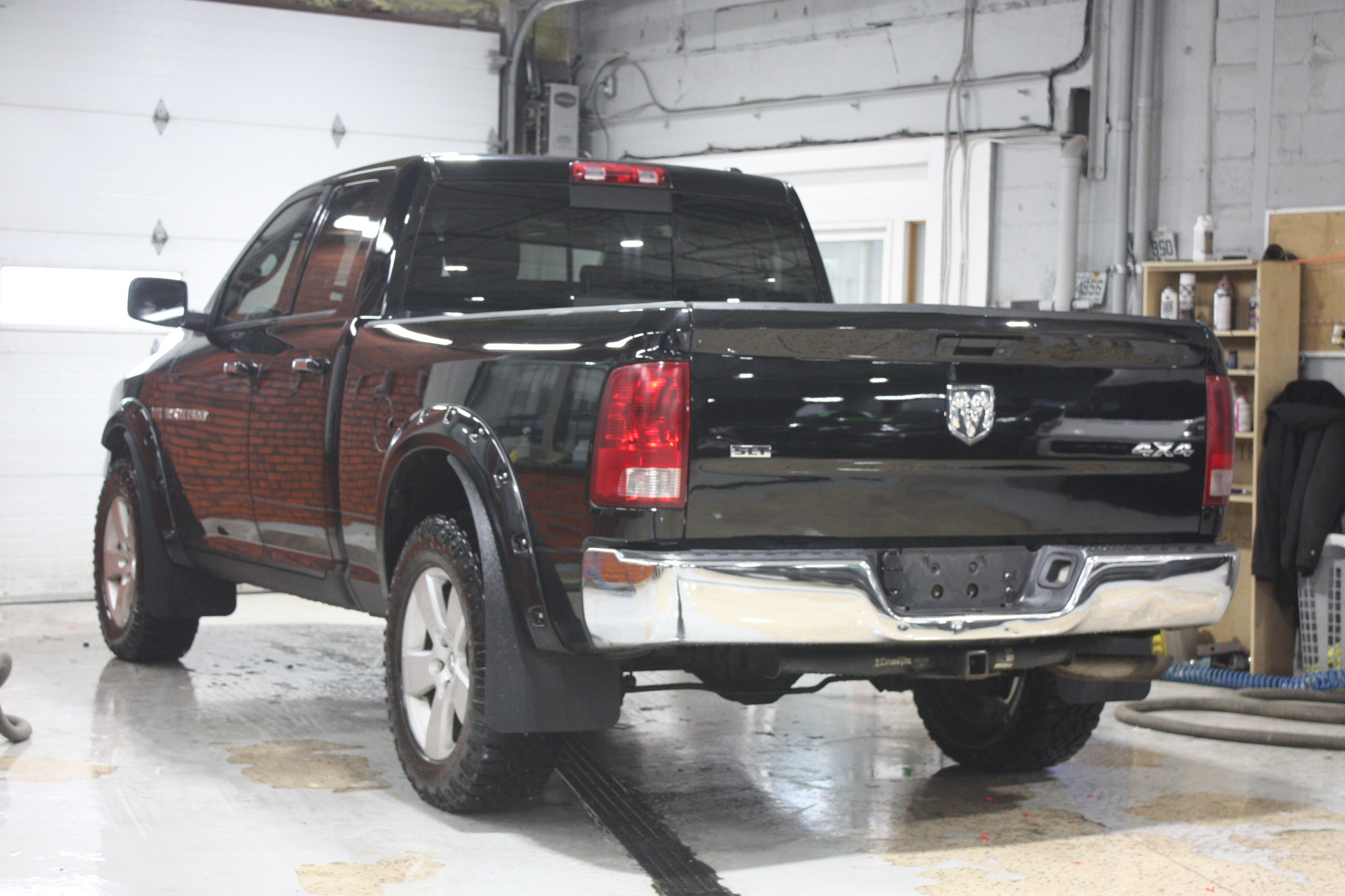 2012 RAM 1500 SLT QUAD CAB 4X4