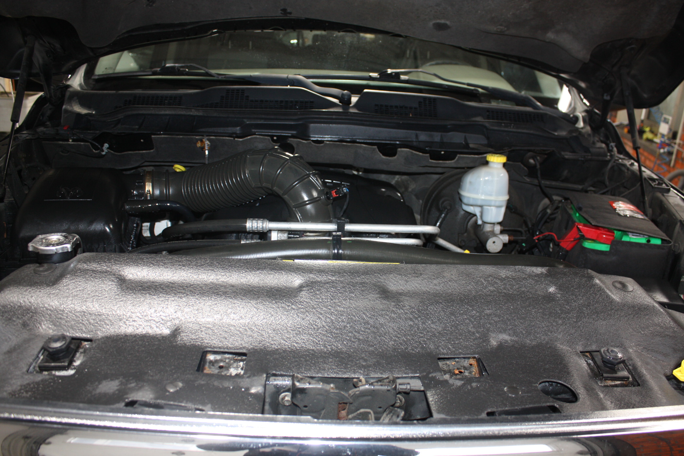 2012 RAM 1500 SLT QUAD CAB 4X4