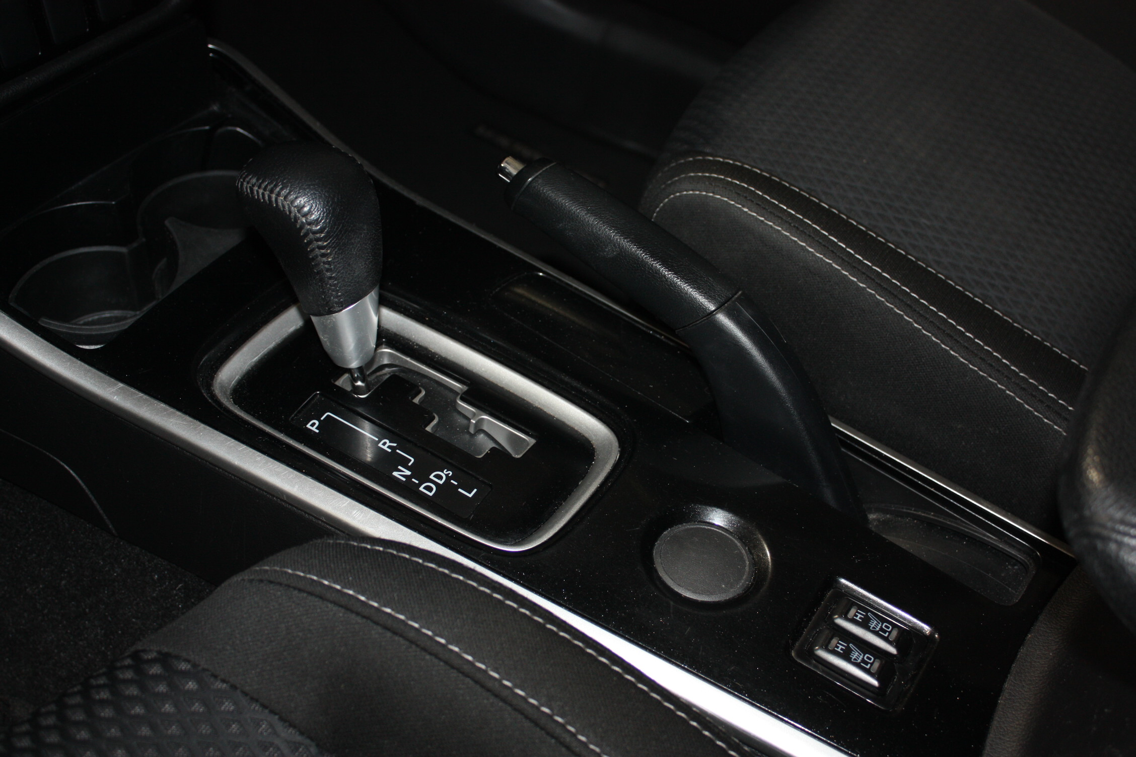 2017 MITSUBISHI OUTLANDER ES FWD